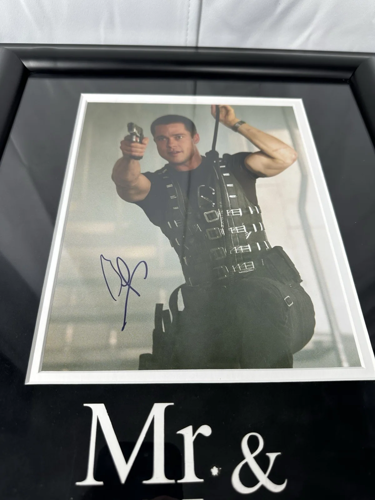 BRAD PITT — Brad Pitt Angelina Jolie signed Mr. and Mrs. Smith Framed Set, изображение 2