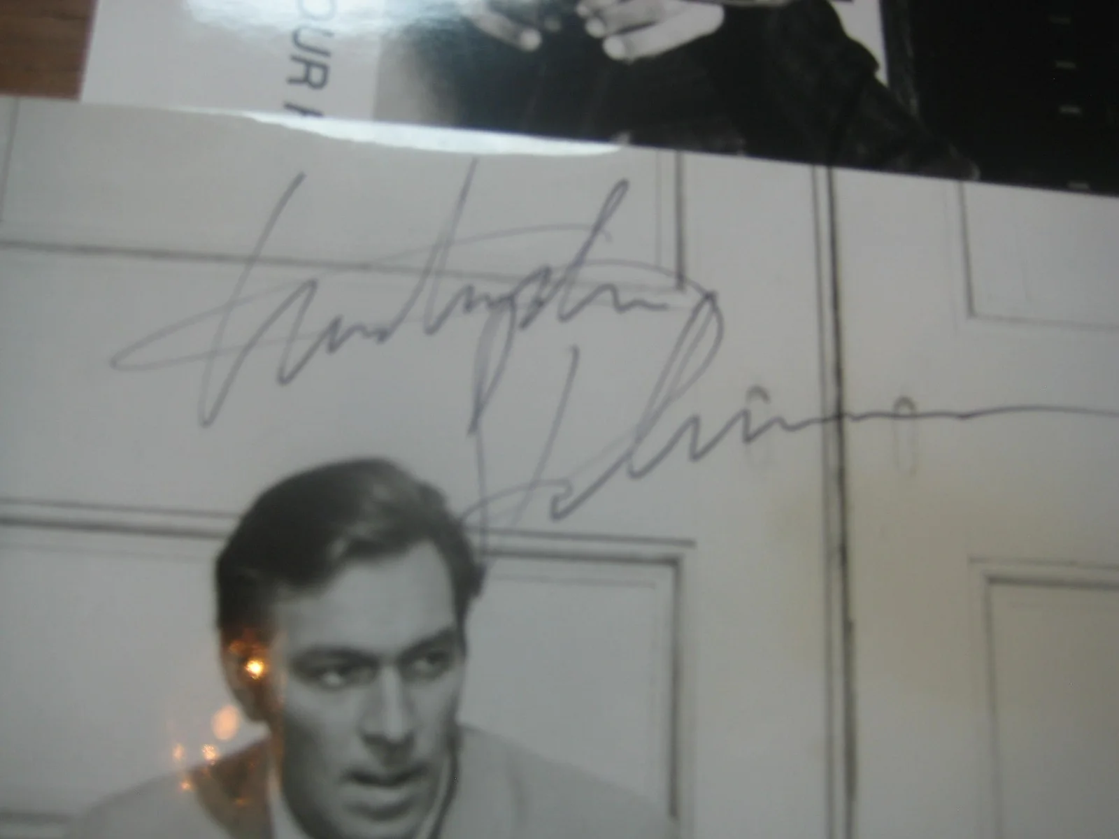 Christopher Plummer — Christopher Plummer autographed 8" x 10" photo NOBODY RUNS FOREVER promo, image 2