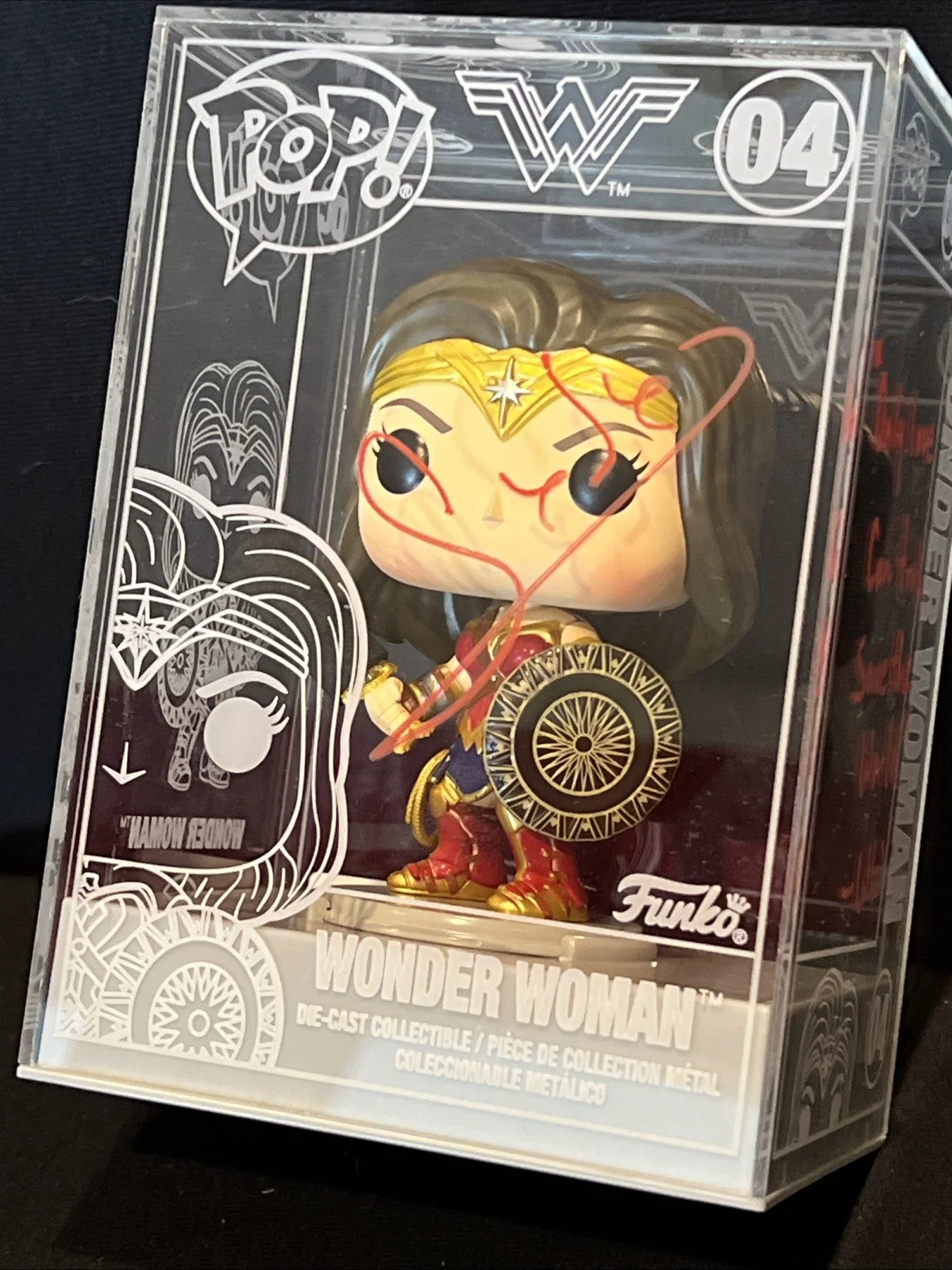 Gal Gadot — Gal Gadot Signed Autograph Wonder Woman Die-cast Funko Global Authentics, изображение 2