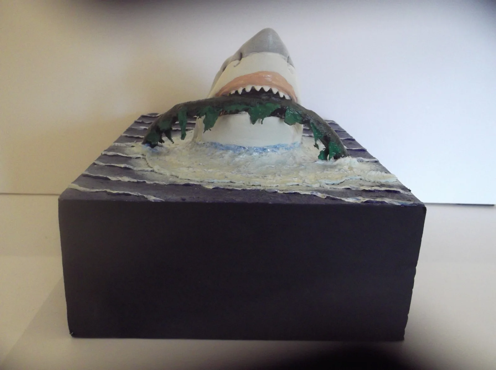 jaws 2, image 2