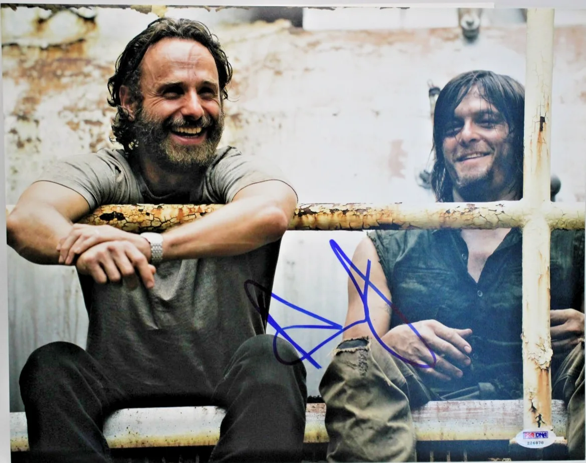 Andrew Lincoln — Andrew Lincoln Signed 11x14 Photo Rick Grimes The Walking Dead PSA/DNA COA