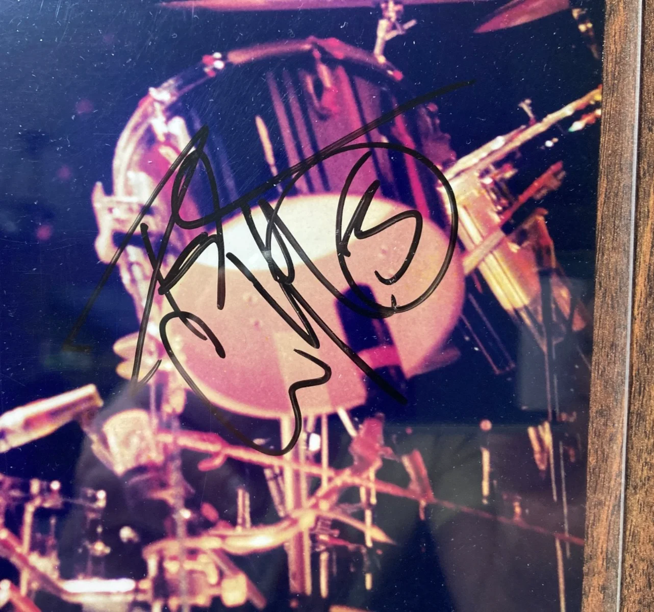 PETER CRISS *SIGNED* 8x10 PHOTO on 12x14 WOOD PLAQUE 5th KISS Convention 1991, изображение 3