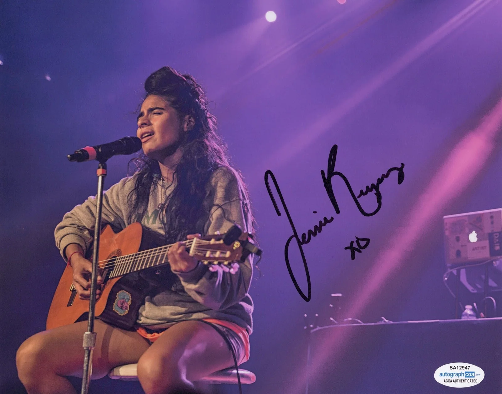 JESSIE REYEZ — Jessie Reyez signed 8x10 Photo PROOF e Figures EMINEM Full Signature ACOA COA, изображение 3