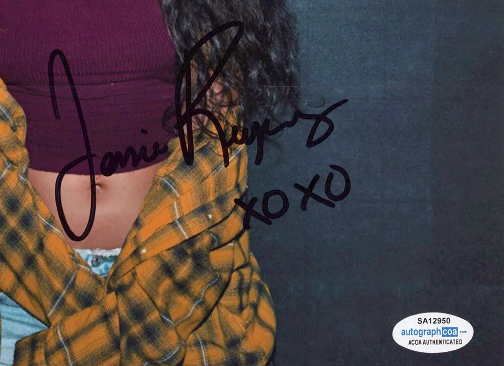 JESSIE REYEZ — Jessie Reyez signed 8x10 Photo EXACT PROOF a Figures EMINEM Full Signature ACOA, изображение 5