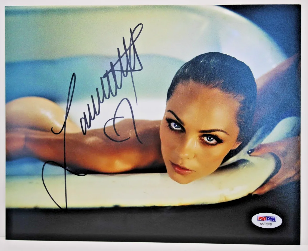 Laura Vandervoort — Laura Vandervoort Signed 8x10 Photo Supergirl Smallville Bitten PSA/DNA COA