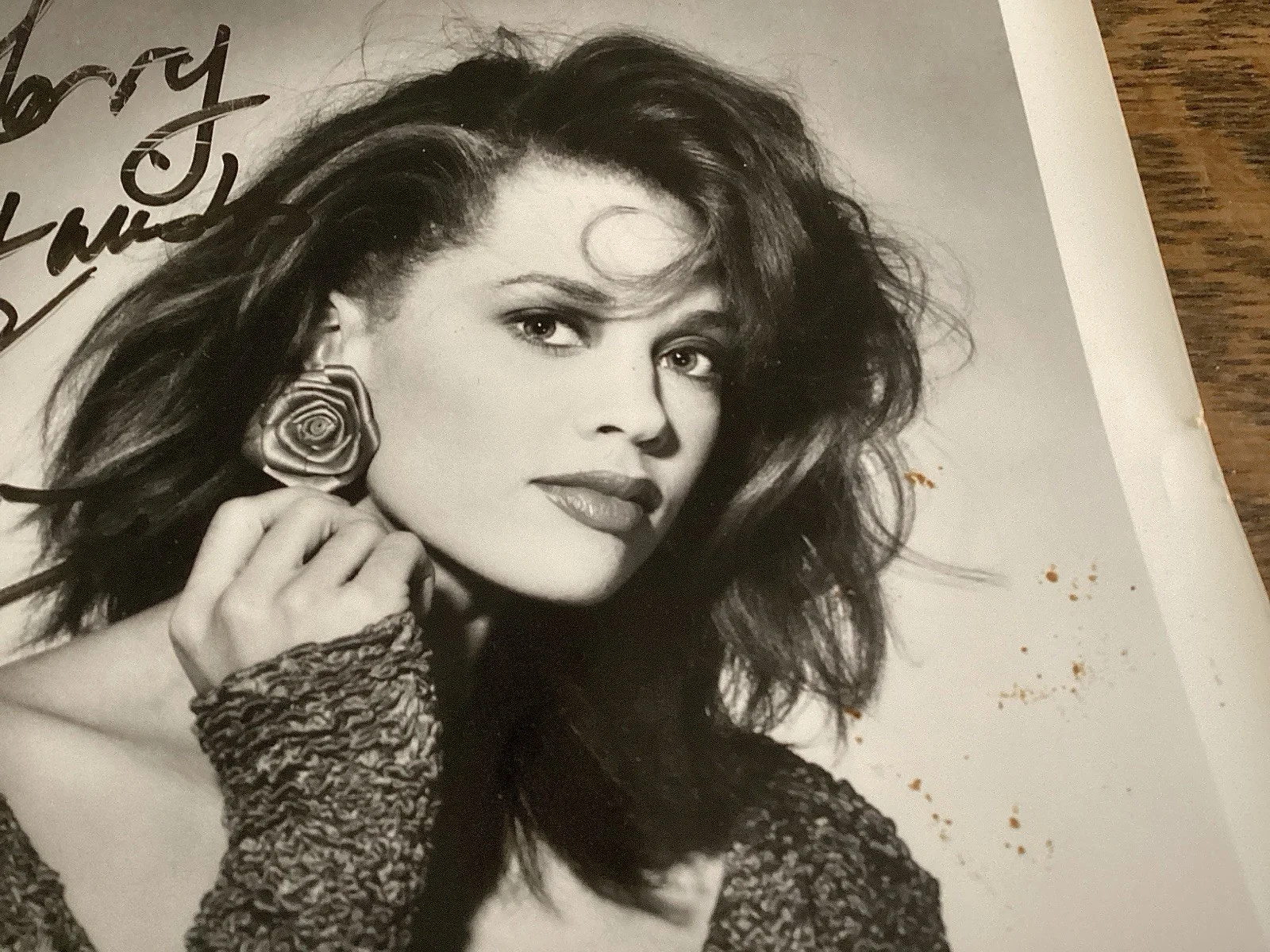 Photo Vintage Vanessa Williams Signed Autograph 1988 PolyGram Wing Promo B&W Old, image 2
