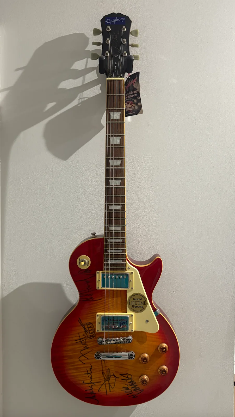 The Strokes Band Autographed Signed Gibson Les Paul Guitar AMCo LOA 32584, image 2