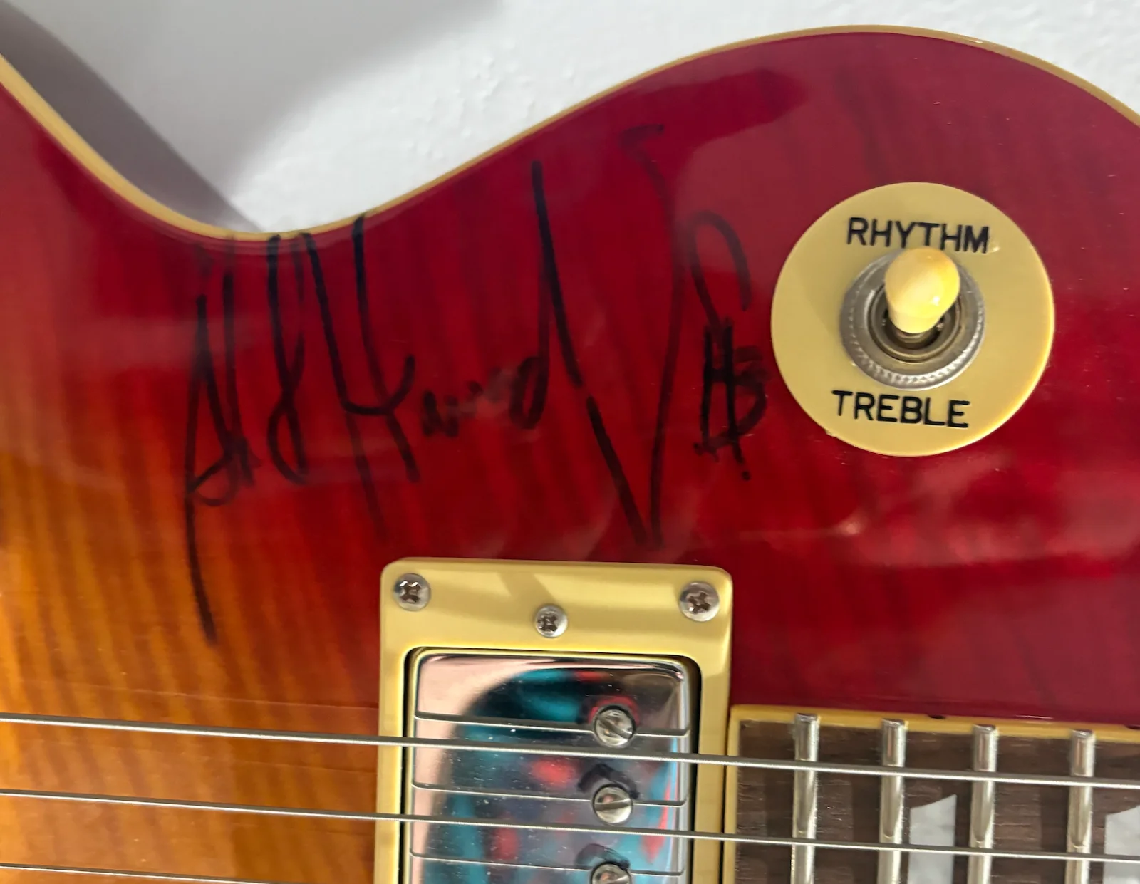 The Strokes Band Autographed Signed Gibson Les Paul Guitar AMCo LOA 32584, image 5