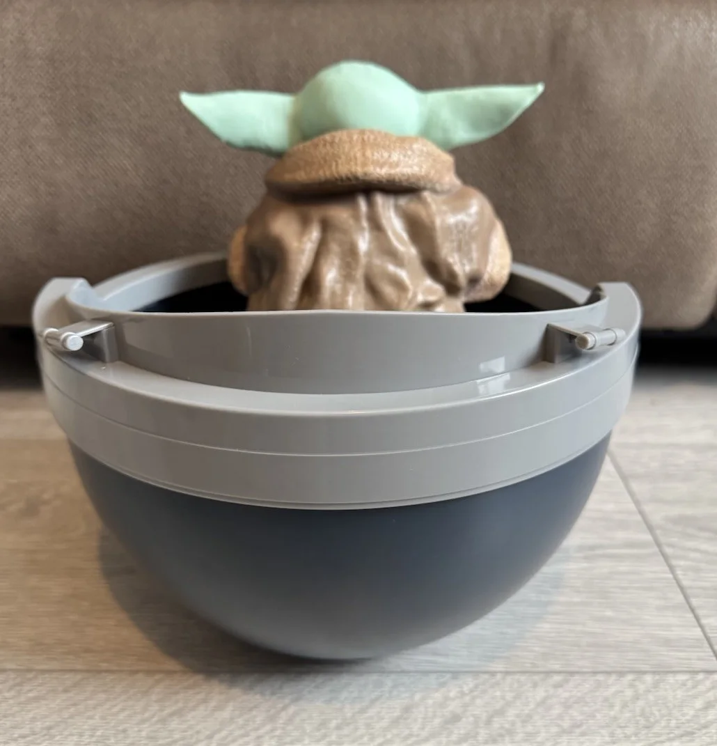 STAR WARS Mandalorian and Grogu - Grogu in Pram Popcorn Bucket NEW - IN HAND, изображение 2