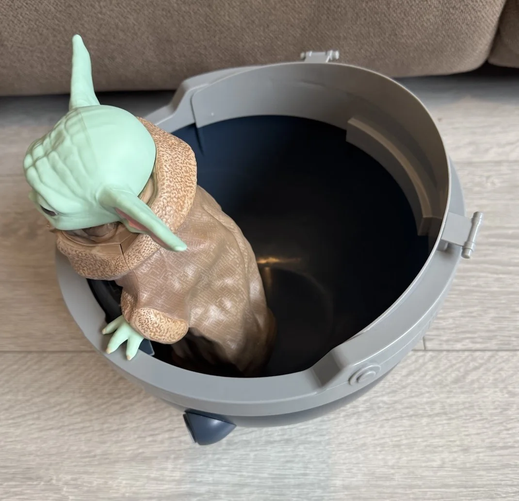 STAR WARS Mandalorian and Grogu - Grogu in Pram Popcorn Bucket NEW - IN HAND, изображение 3