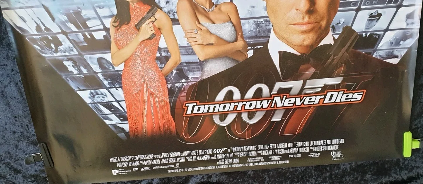Tomorrow Never Dies (1997) Original UK Quad Movie Poster DS Rolled James Bond, изображение 3