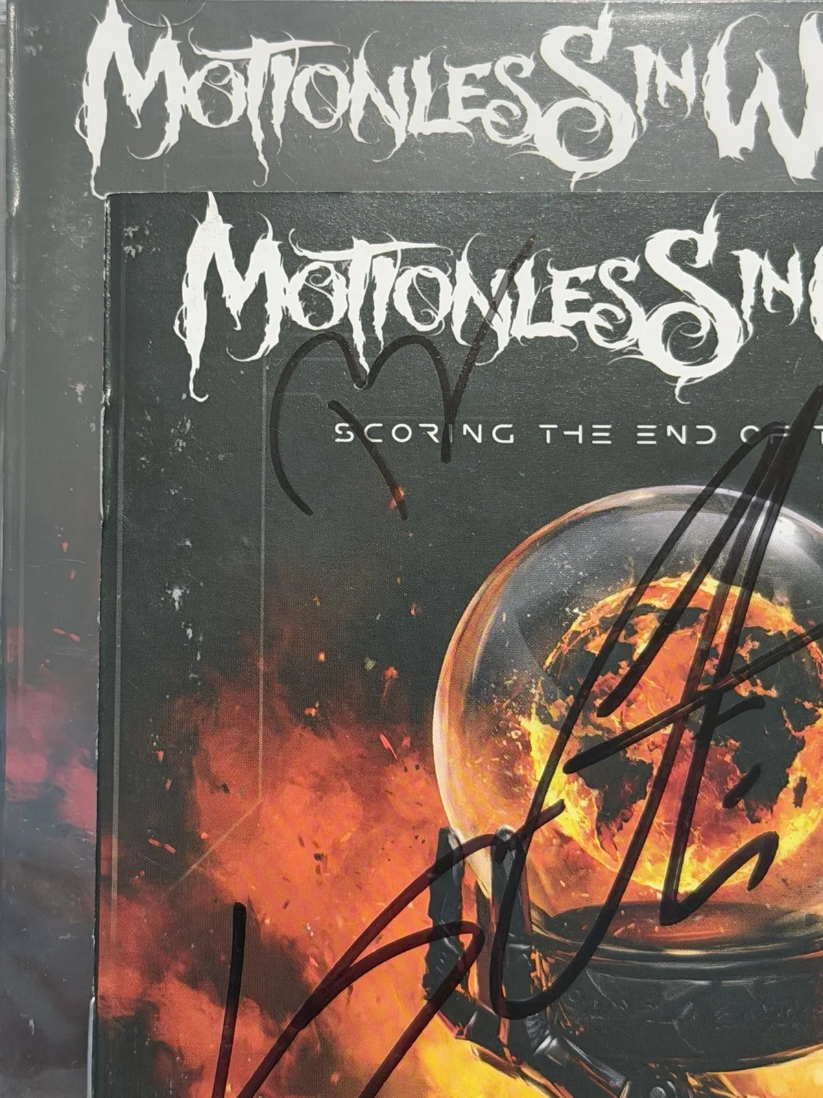Motionless In White Signed Autographed CD Scoring the End of the World #2, изображение 3
