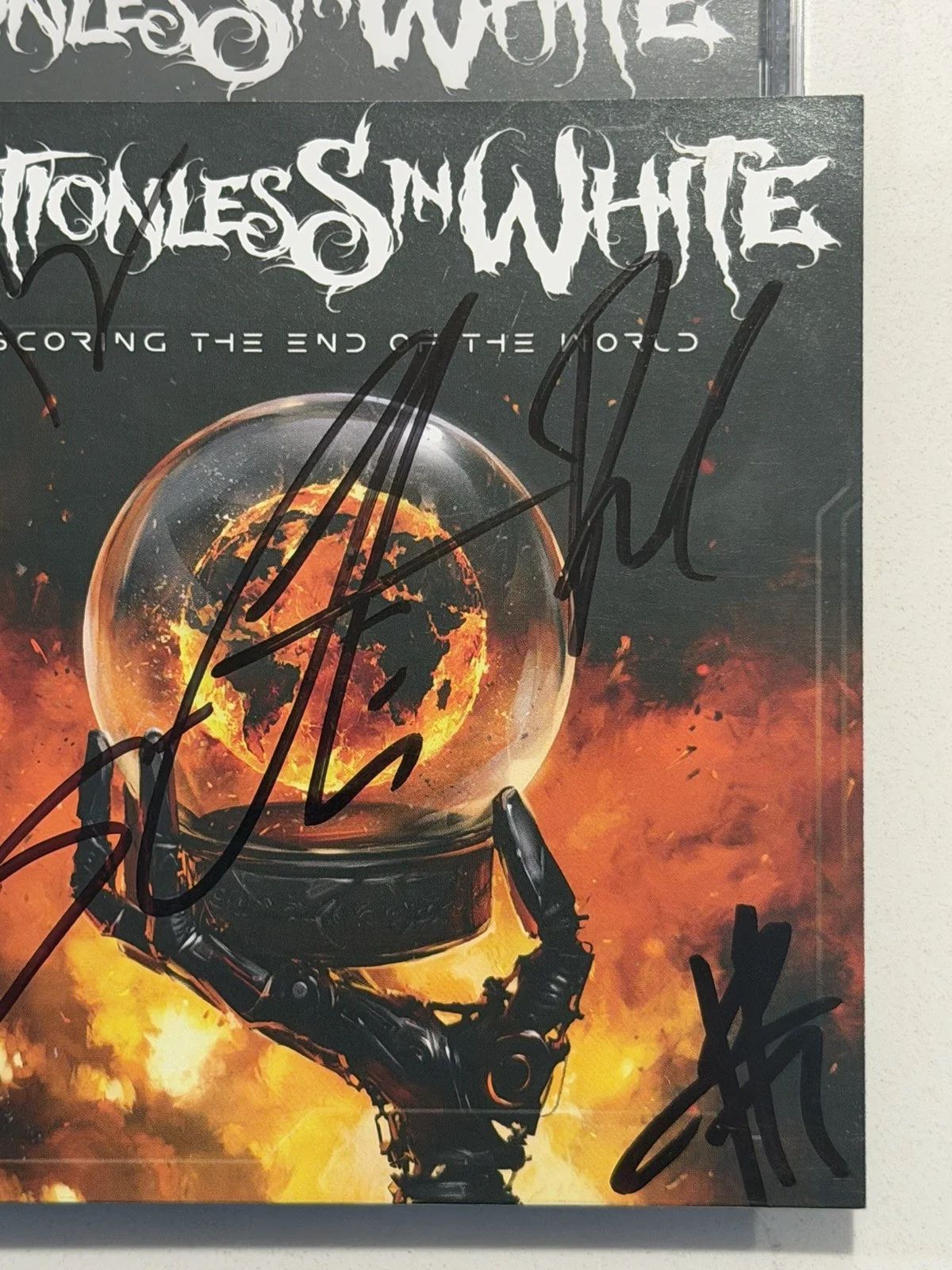 Motionless In White Signed Autographed CD Scoring the End of the World #2, изображение 5