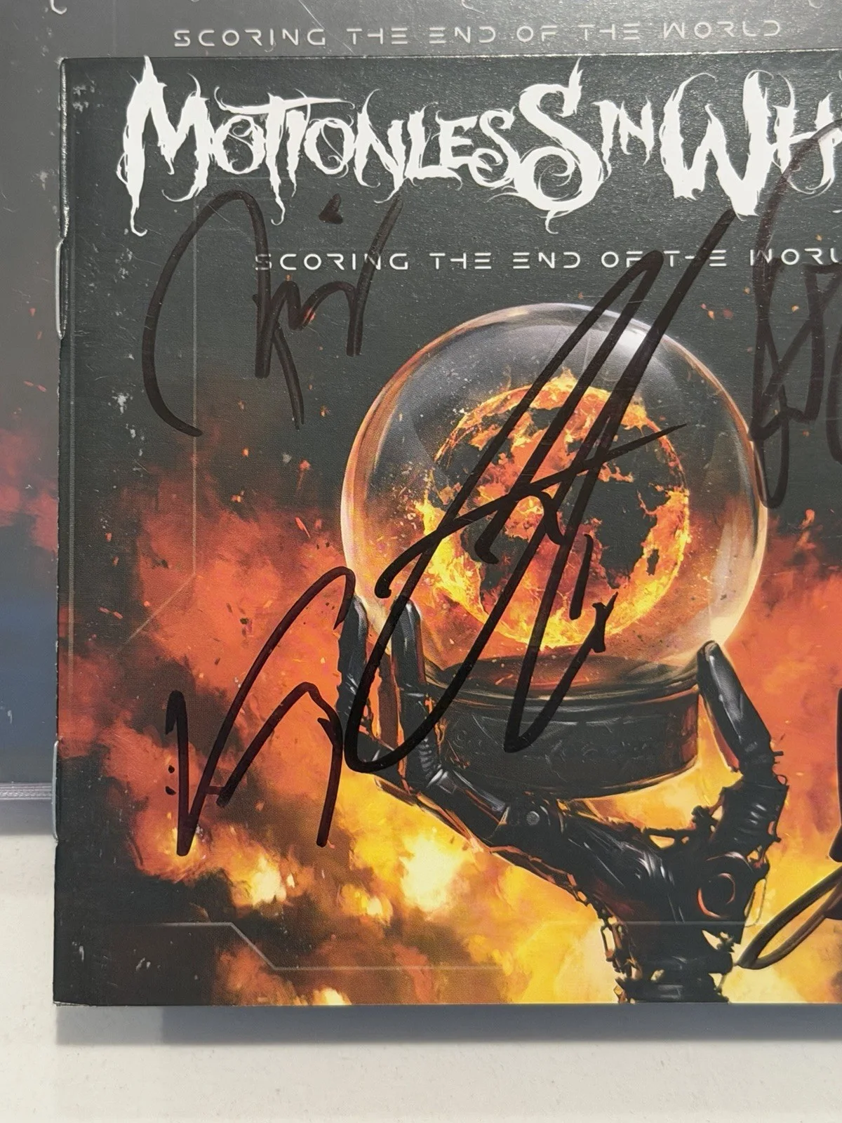 Motionless In White Signed Autographed CD Scoring the End of the World #3, изображение 4