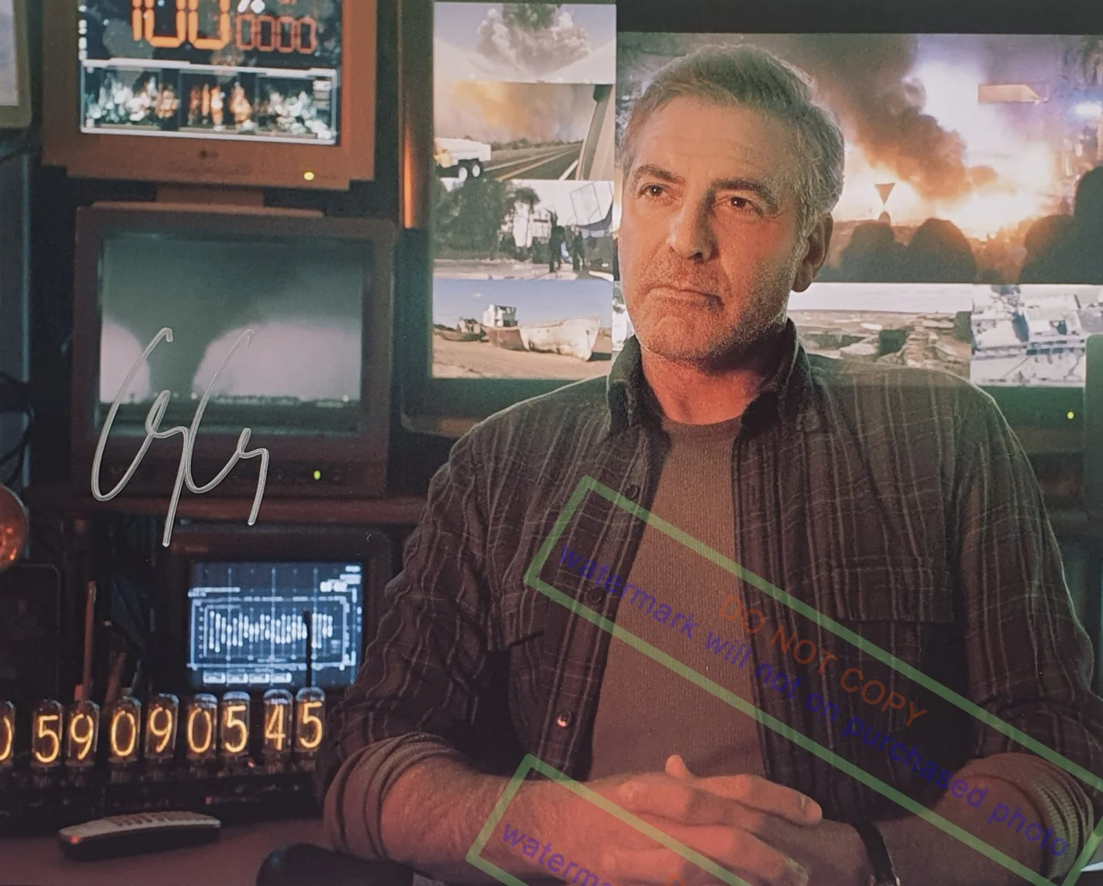 GEORGE CLOONEY — GEORGE CLOONEY Signed Autographed 8X10 Photo