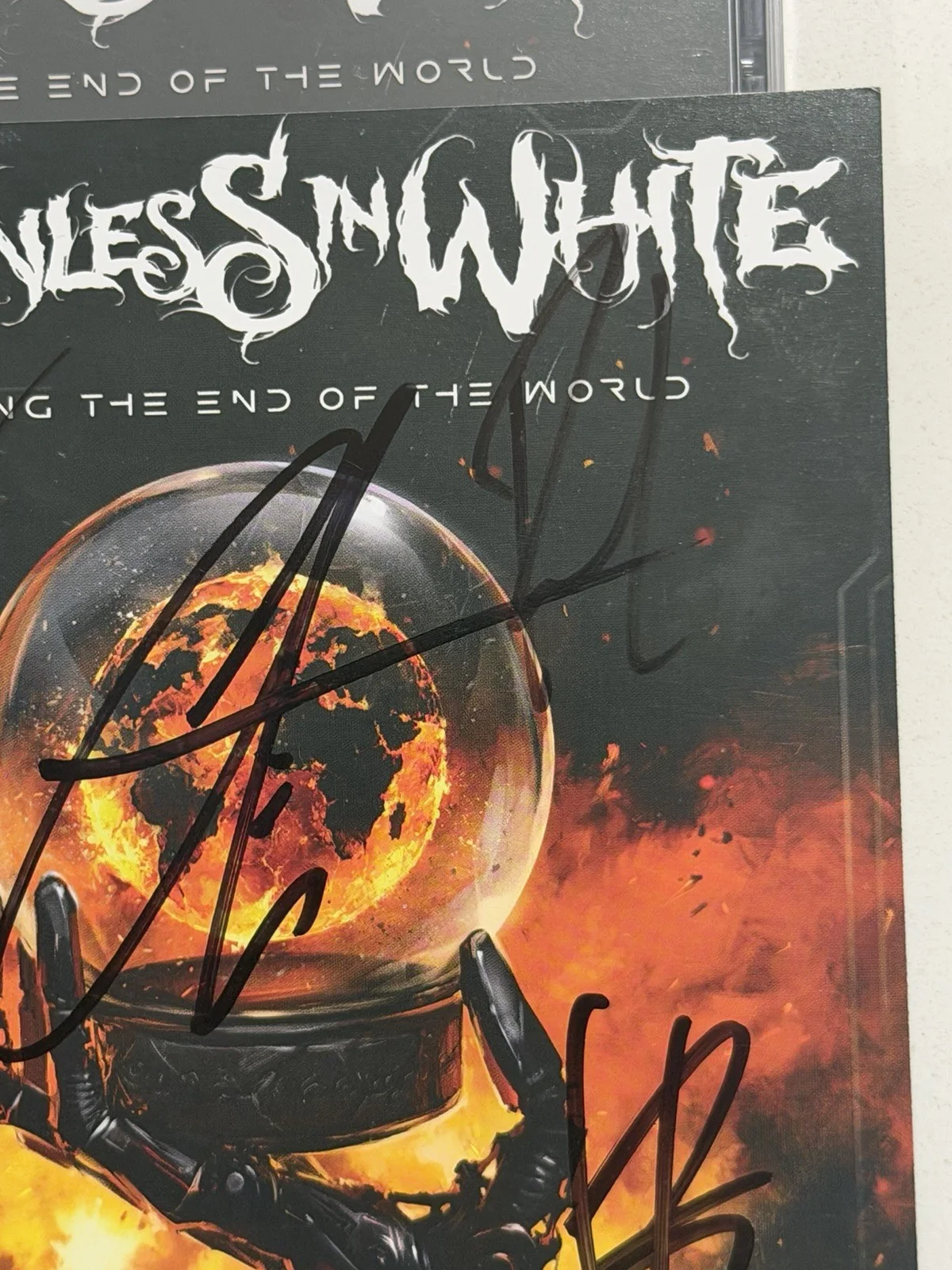 Motionless In White Signed Autographed CD Scoring the End of the World #4, изображение 5