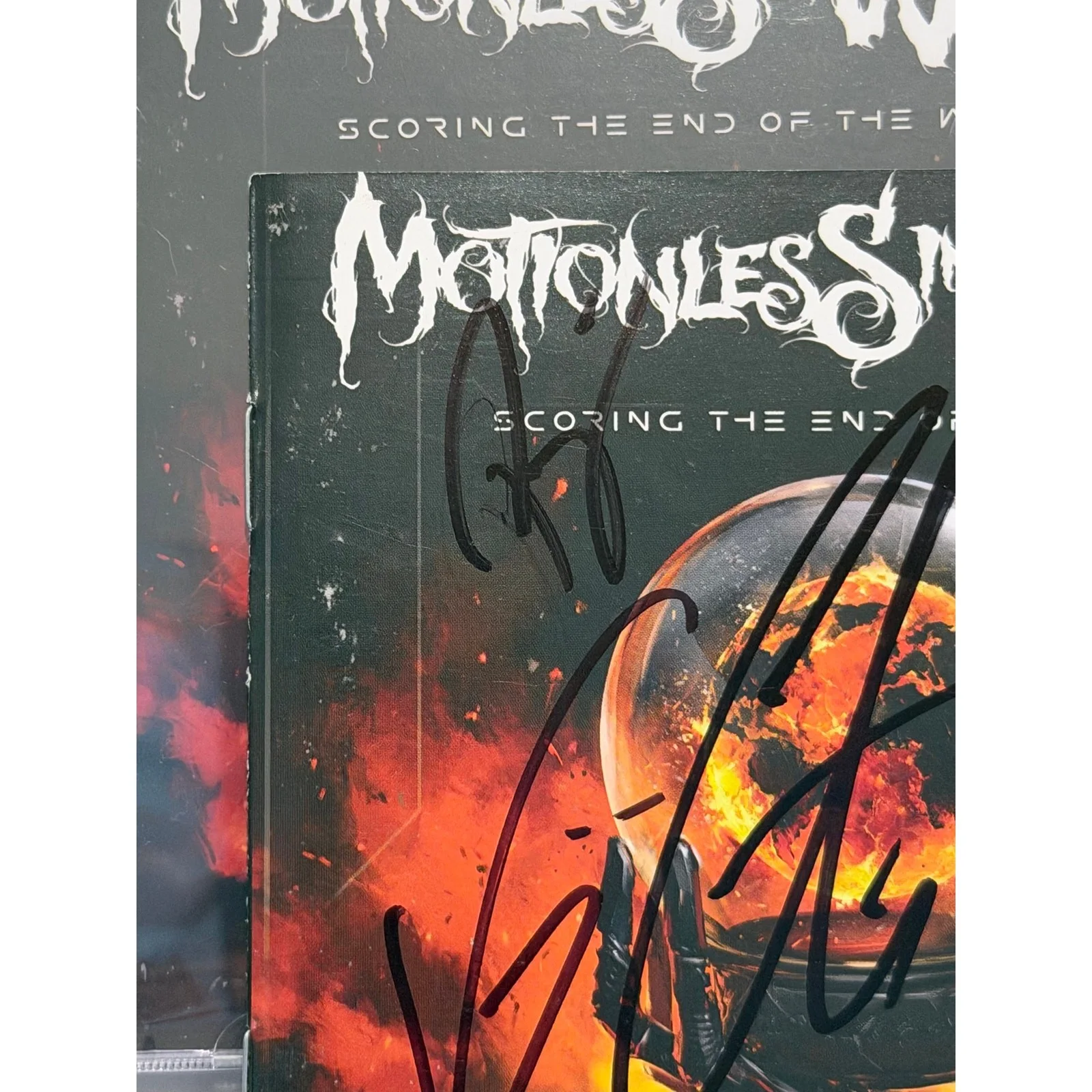 Motionless In White Signed Autographed CD Scoring the End of the World #1, изображение 3