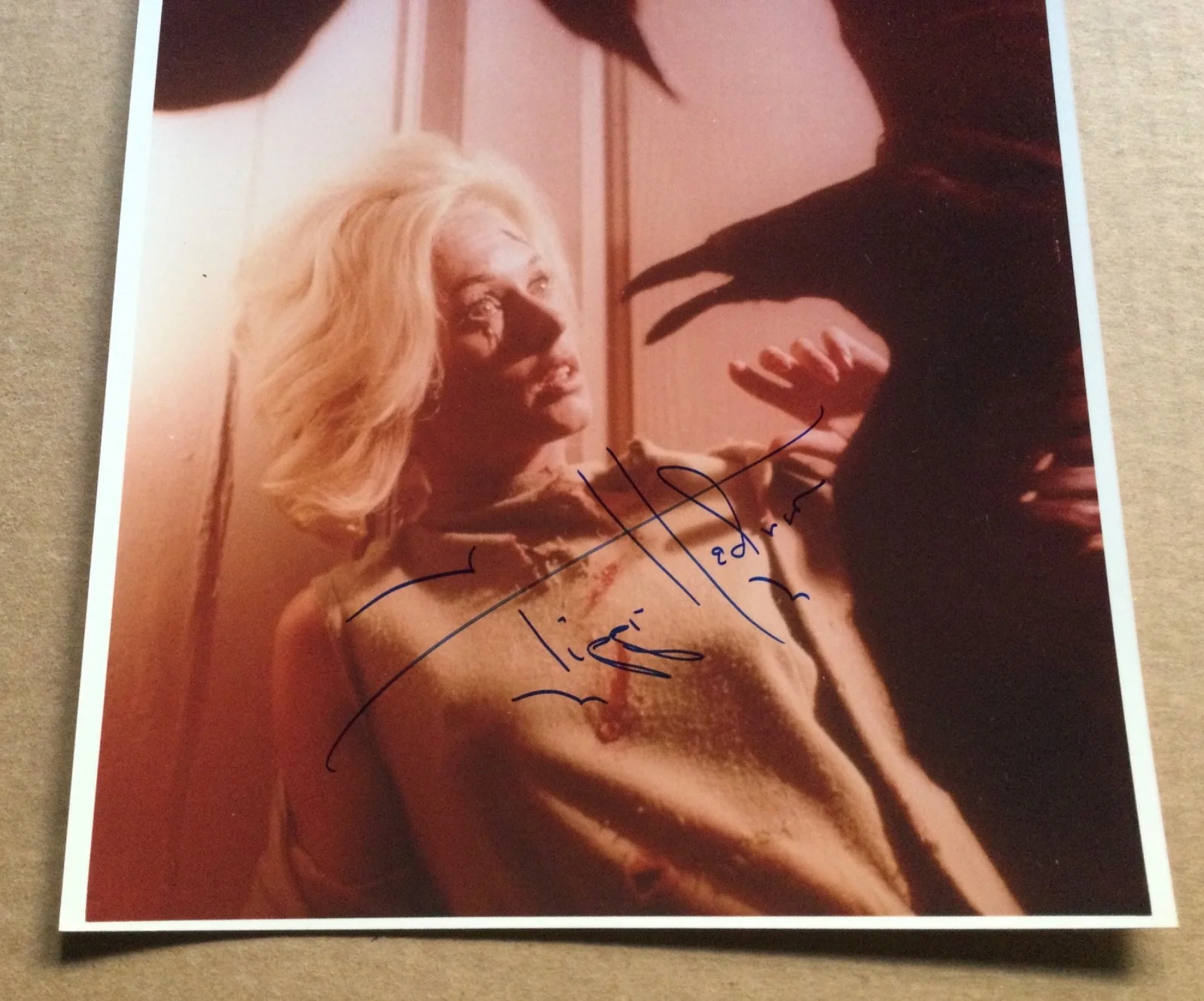 Tippi Hedren — Great signed 8x10 color photo signed autographed by Tippi Hedren from The Birds., изображение 2