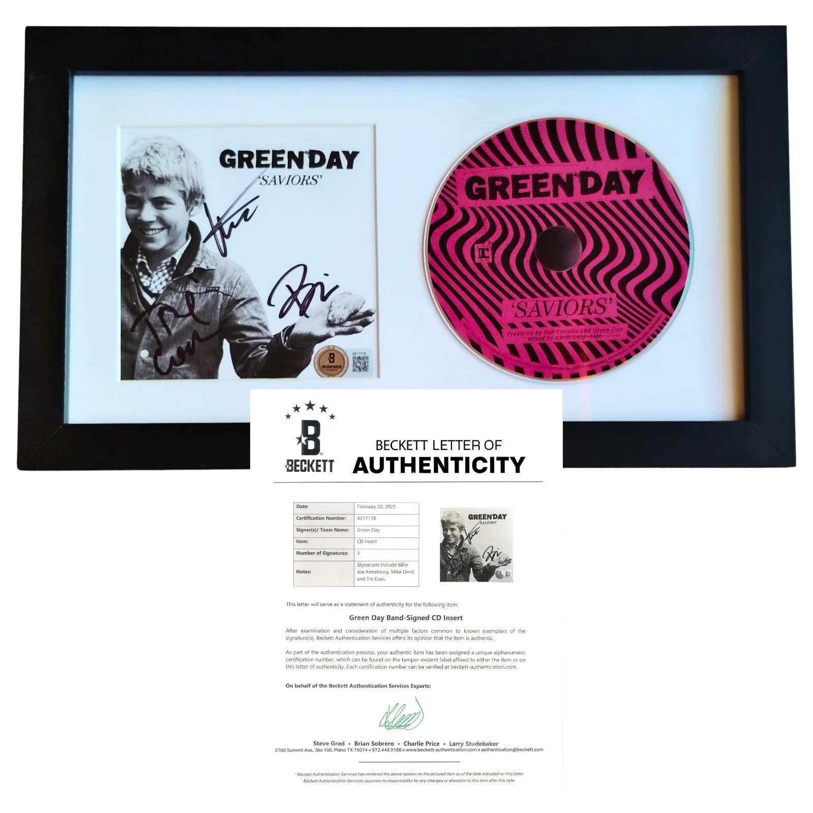 Billie Joe Armstrong, Mike Dirnt, Tre Cool — Green Day Signed Saviors CD Booklet Beckett BAS COA Framed Billie Joe Armstrong