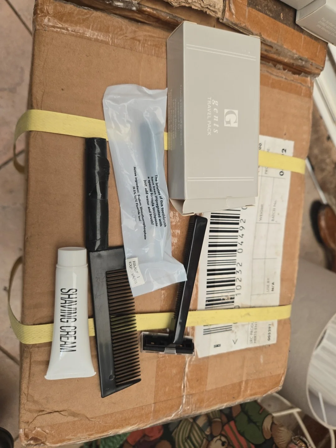 Job Lot 193x Vintage 1990s Hotel Amenitie Gents Travel Pack Movie Film Props NOS, изображение 3