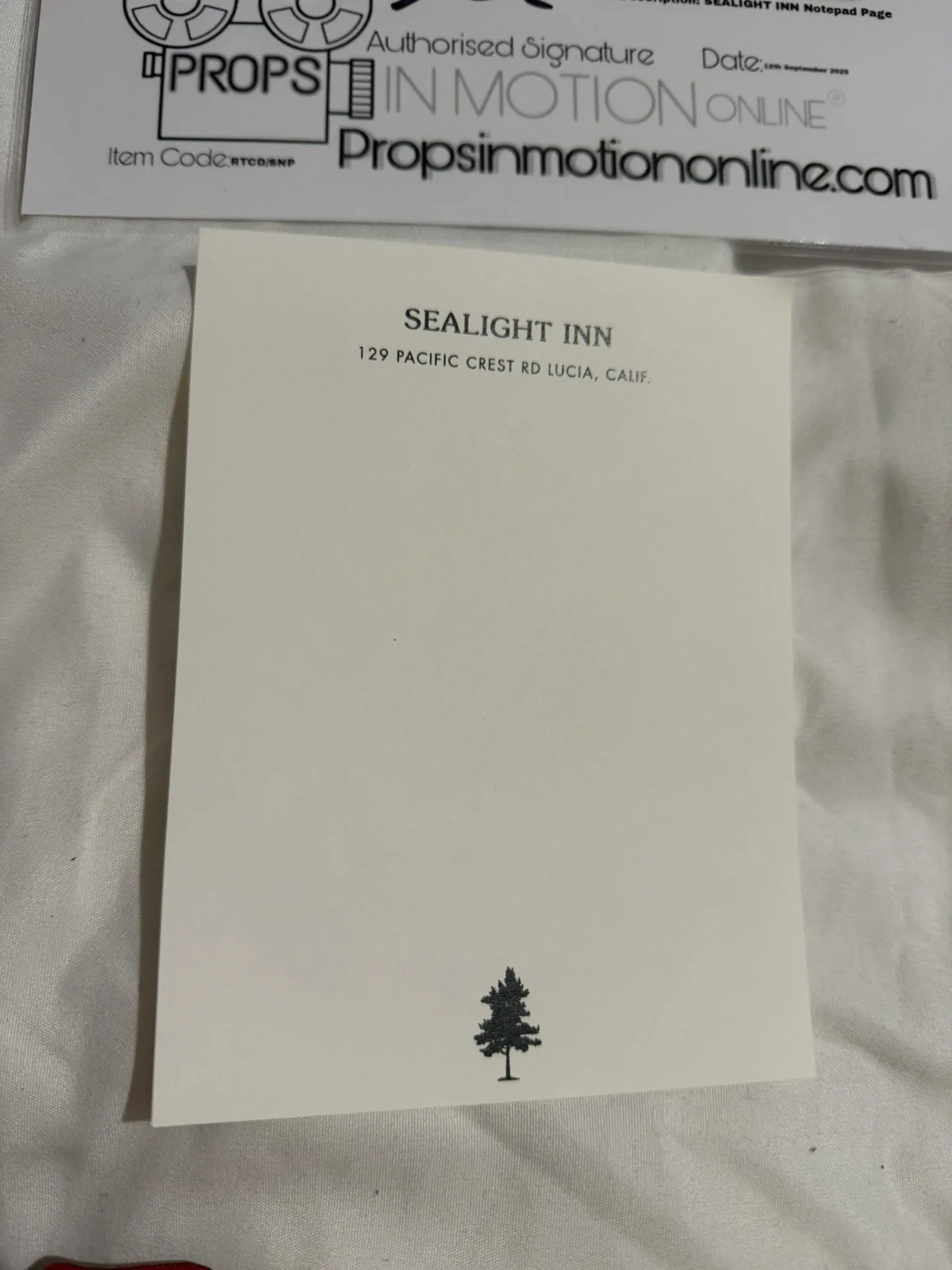Ratched 2020 Sealight Inn Hotel Note Page Series Thriller Used Film Prop COA, изображение 2
