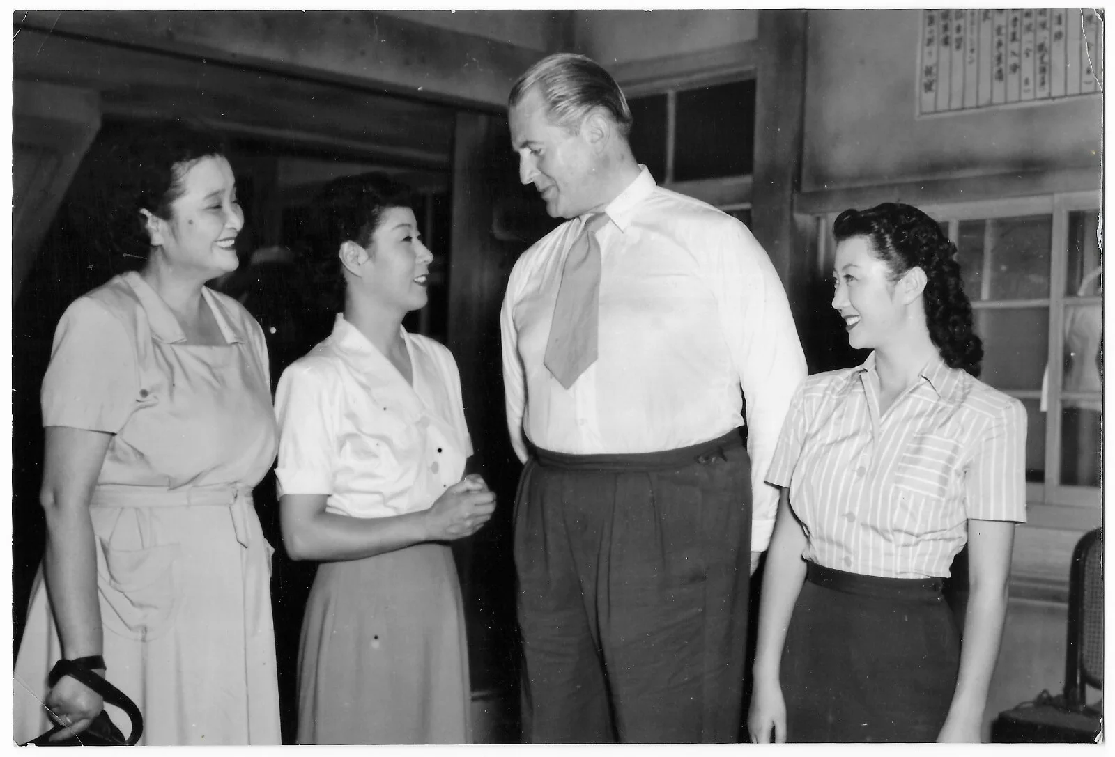 Vintage Photo Shochiku Studio Jack Warner Yaeko Mizutani Machiko Mizuhara 1951, изображение 2