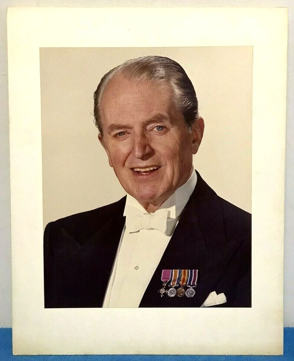 Vintage Portrait Photo Jack Warner British Film Actor Medals Huggetts Dixon Dock, изображение 2