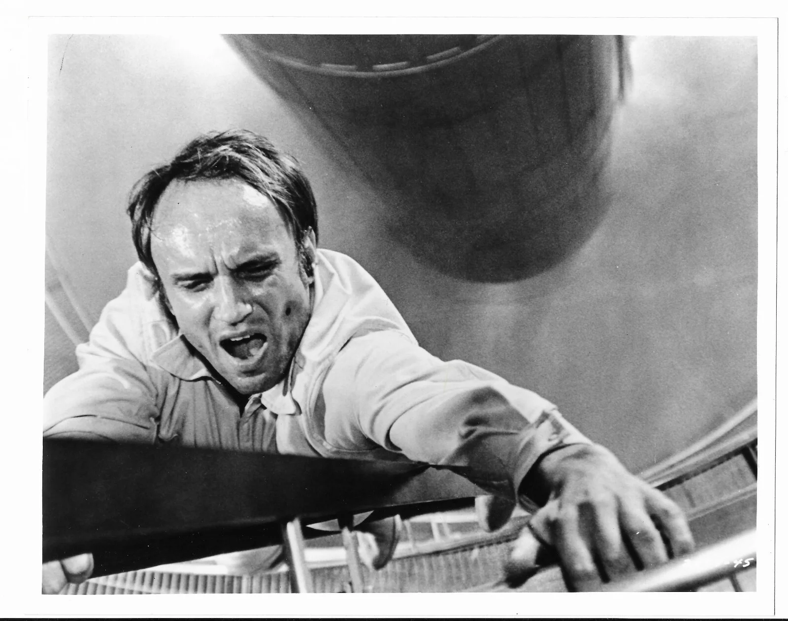 The Andromeda Strain Movie Press Photo Sci-Fi James Olson Hanging On Scene, изображение 2