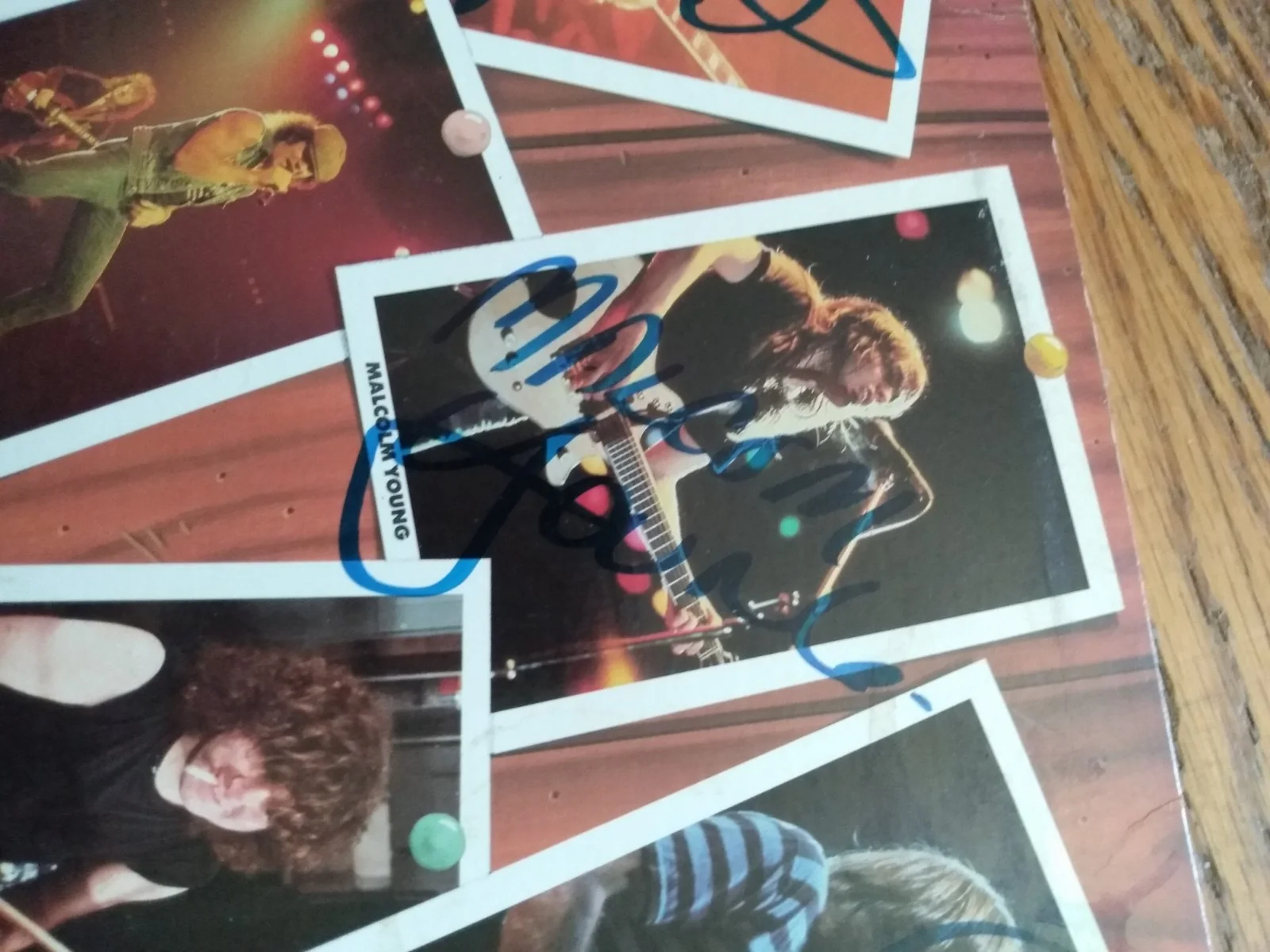 SIGNED AC/DC Vinyl Album Fly on the wall lp. all 5 signatures.Autographed, image 5