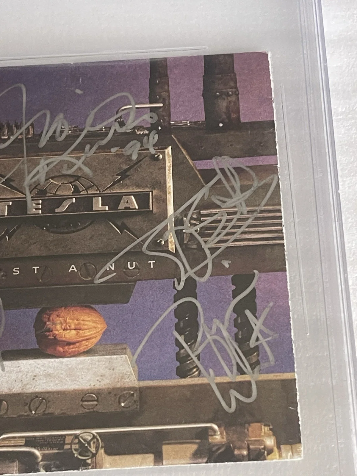 Tesla Signed Autograph Bust A Nut CD Booklet Full Band Beckett Bas, image 4