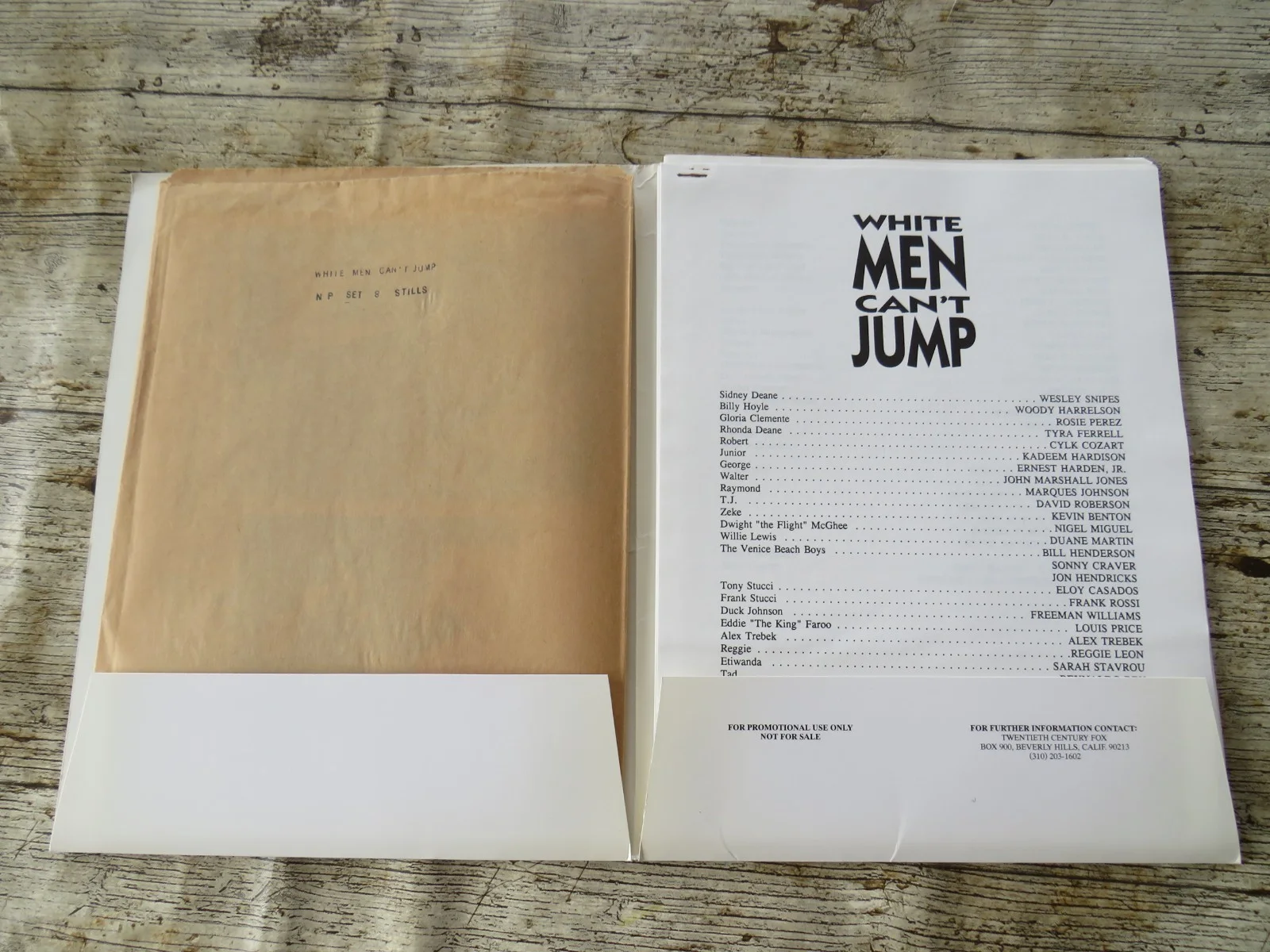 WHITE MEN CAN'T JUMP ORIGINAL 1992 CINEMA MOVIE PRESS KIT Wesley Snipes 8 PHOTOS, изображение 2