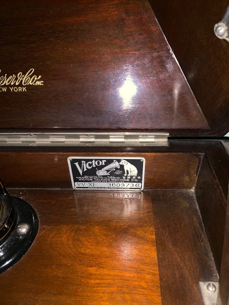 1917 Victor Talking Machine Co Floor Model, image 5