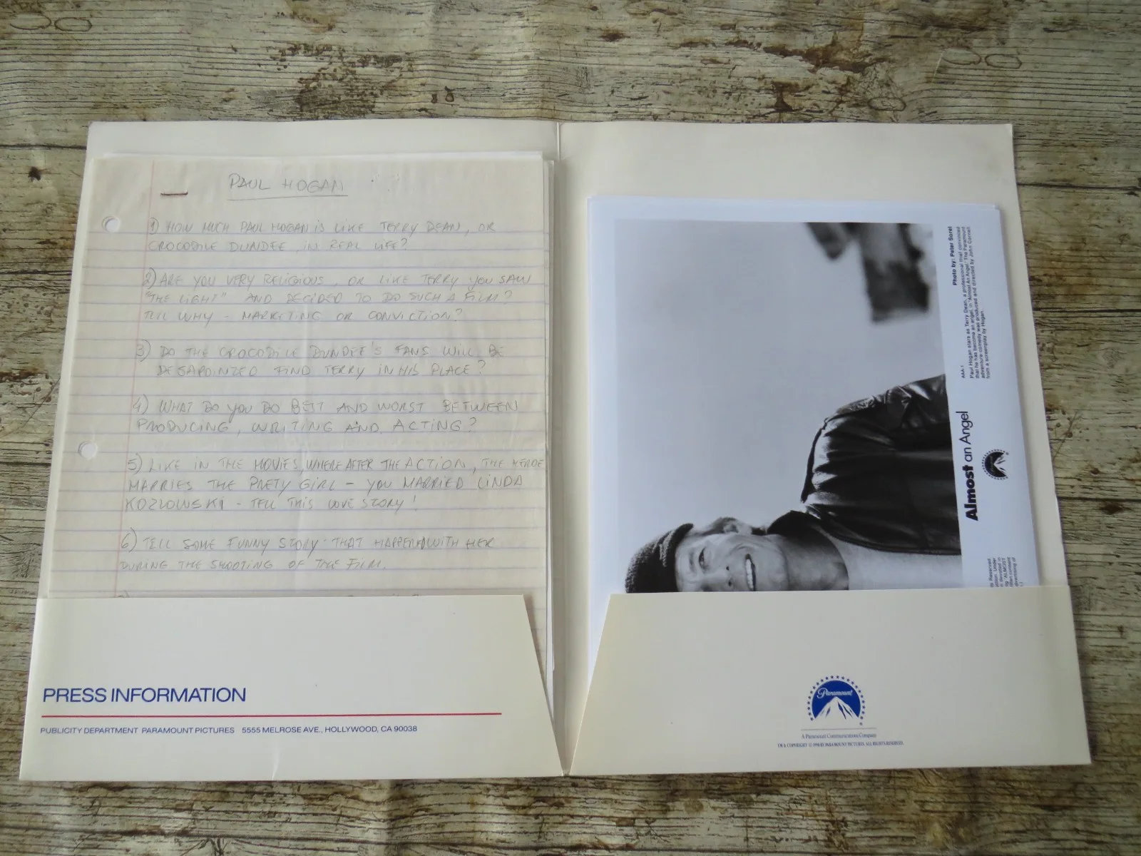 ALMOST AN ANGEL ORIGINAL 1990 CINEMA PRESS KIT Paul Hogan 8 PHOTOS / INTERVIEW ?, image 2