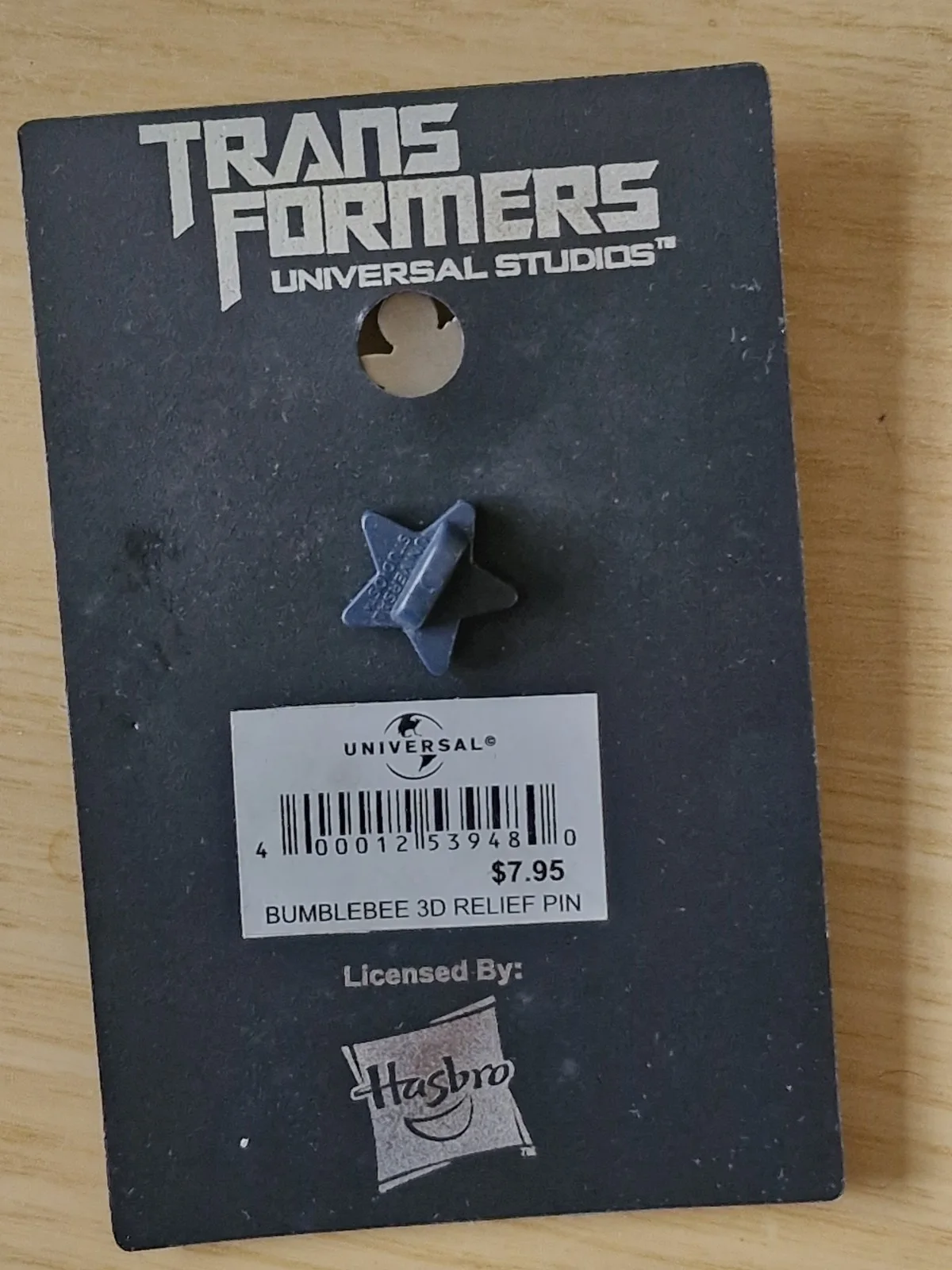 Universal Studios Transformers Bumblebee Pin 3D Relief New On Card, image 3