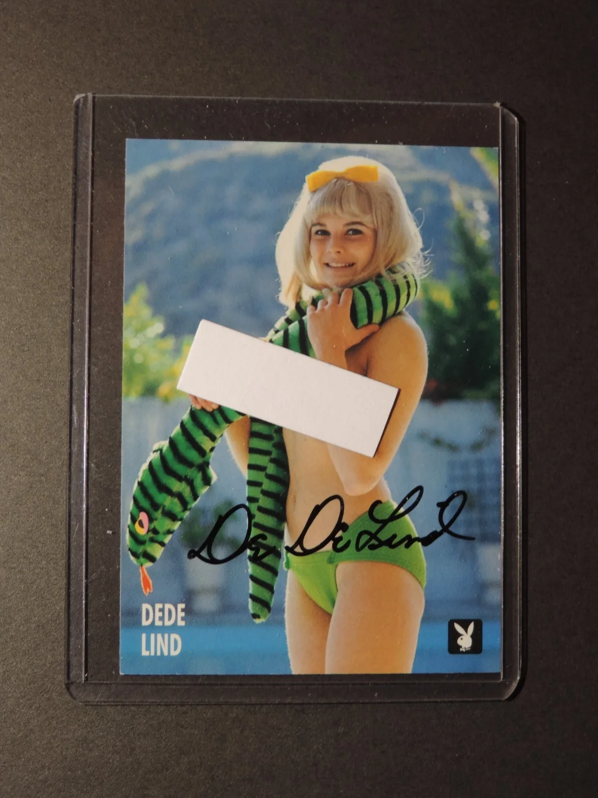 Dede Lind — De De Lind Hand Signed Playboy autographed Card No 41 MINT, image 2