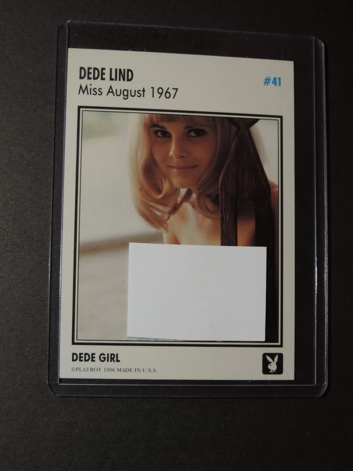Dede Lind — De De Lind Hand Signed Playboy autographed Card No 41 MINT, image 3