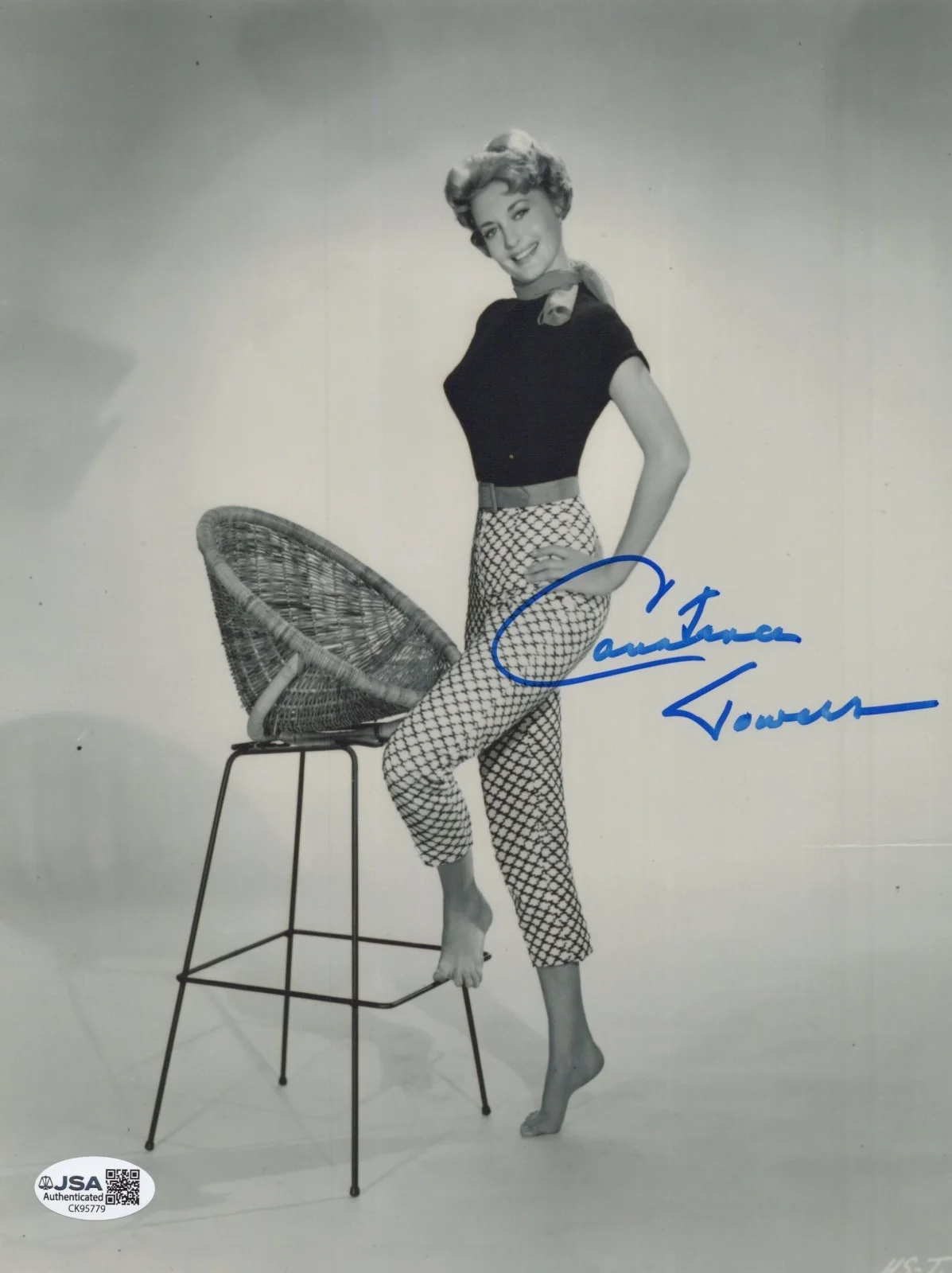 CONSTANCE TOWERS — CONSTANCE TOWERS Signed 8X10 THE HORSE SOLDIERS Photo HANNAH Autograph JSA COA