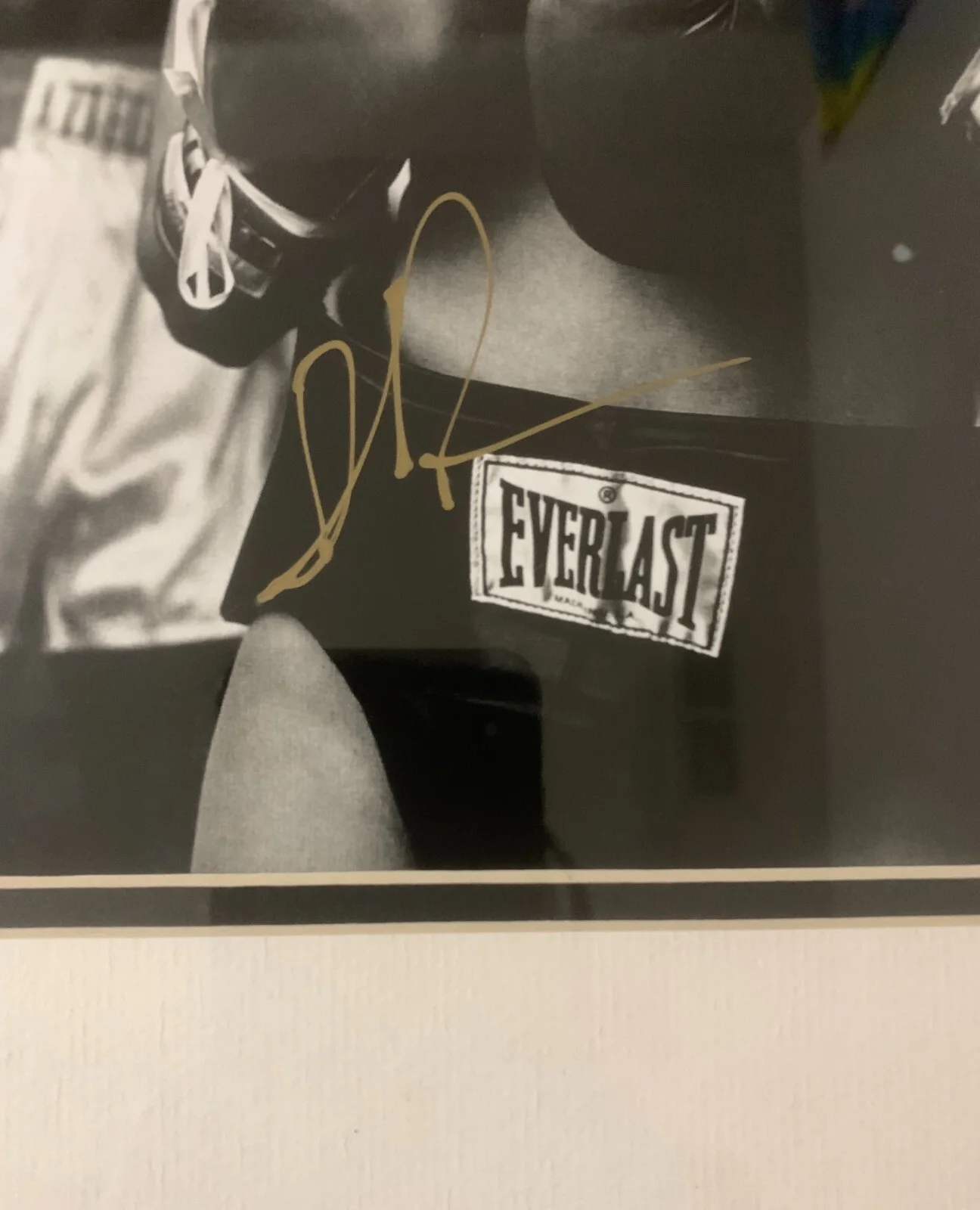 Drew Barrymore — Framed Drew Barrymore Autographed/Signed Authentic 8x10 Photo w/COA, image 3