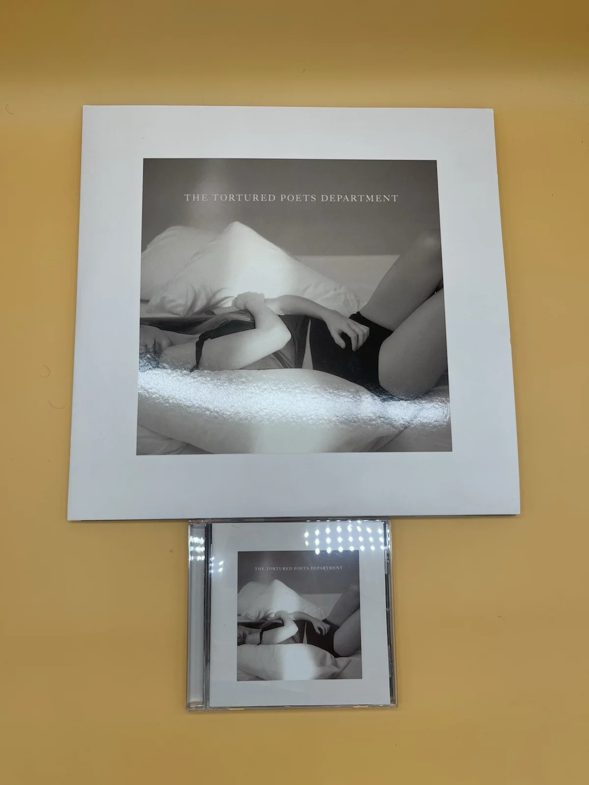 Taylor Swift The Tortured Poets Department Signed Vinyl + CD Set (With Heart), изображение 2