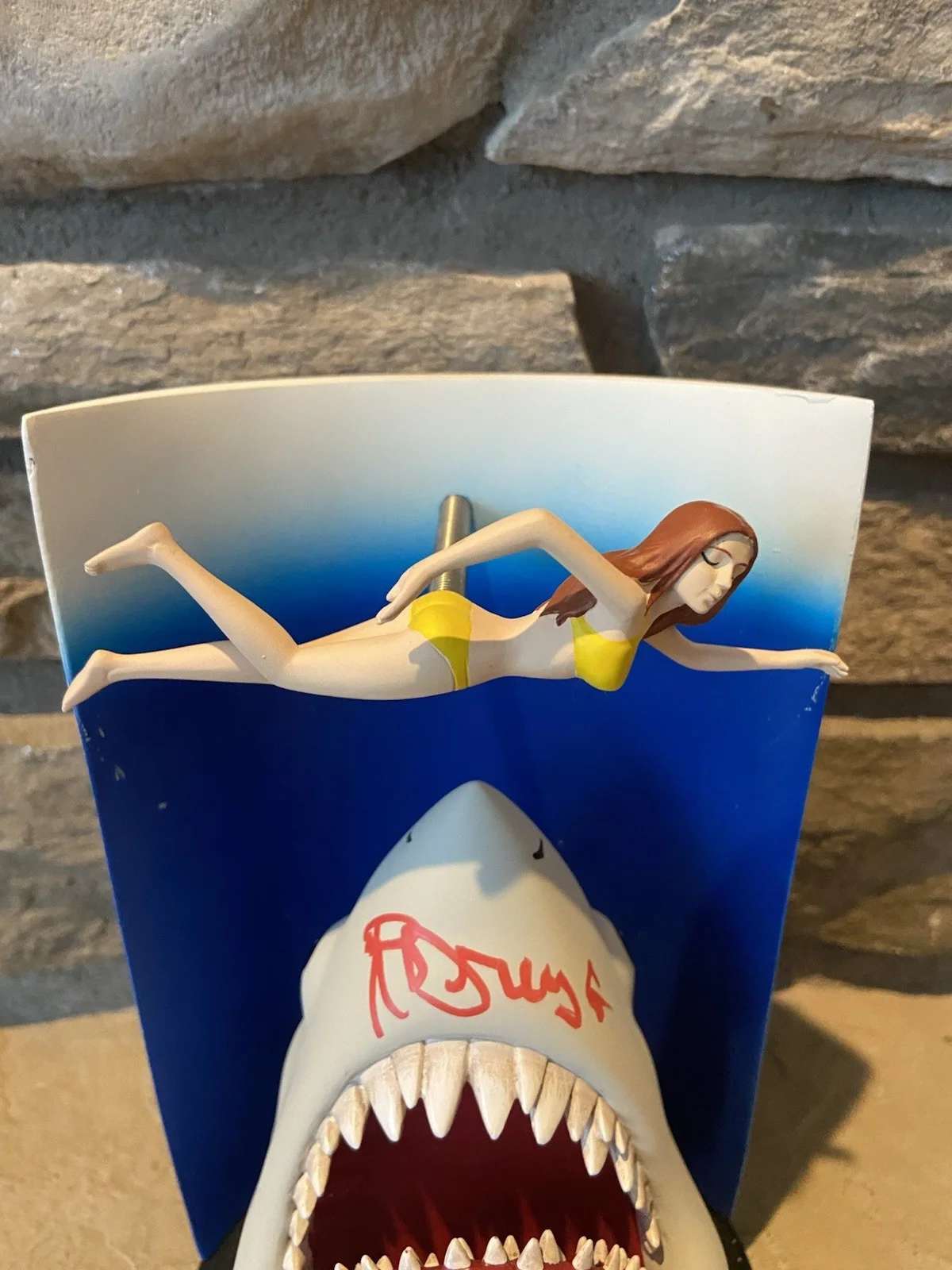 Richard Dreyfuss, Susan Backlinie — “Jaws” Richard Dreyfuss & Susan Backlinie Signed Statue - JSA COA - “1st Victim”, изображение 4