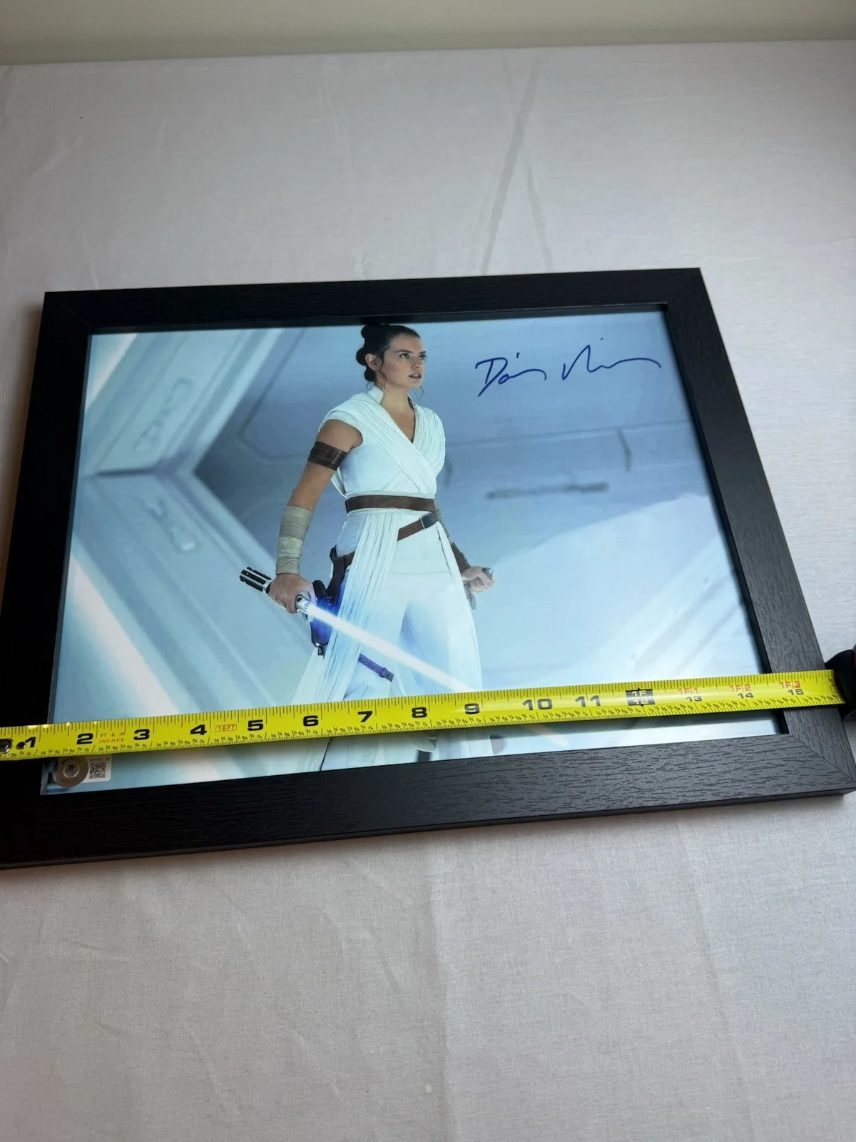 Daisy Ridley — Daisy Ridley Signed Star Wars Rey Jedi 11x14 Photo Beckett BAS Witnessed, изображение 2