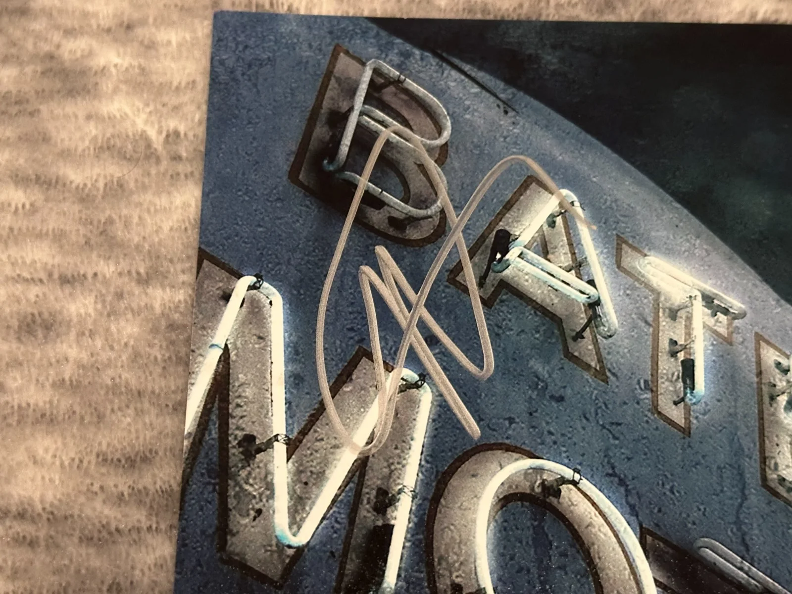 Bates Motel cast signed 8x10 Freddie Highmore Vera Farmiga Nicola Peltz O Cooke, изображение 5