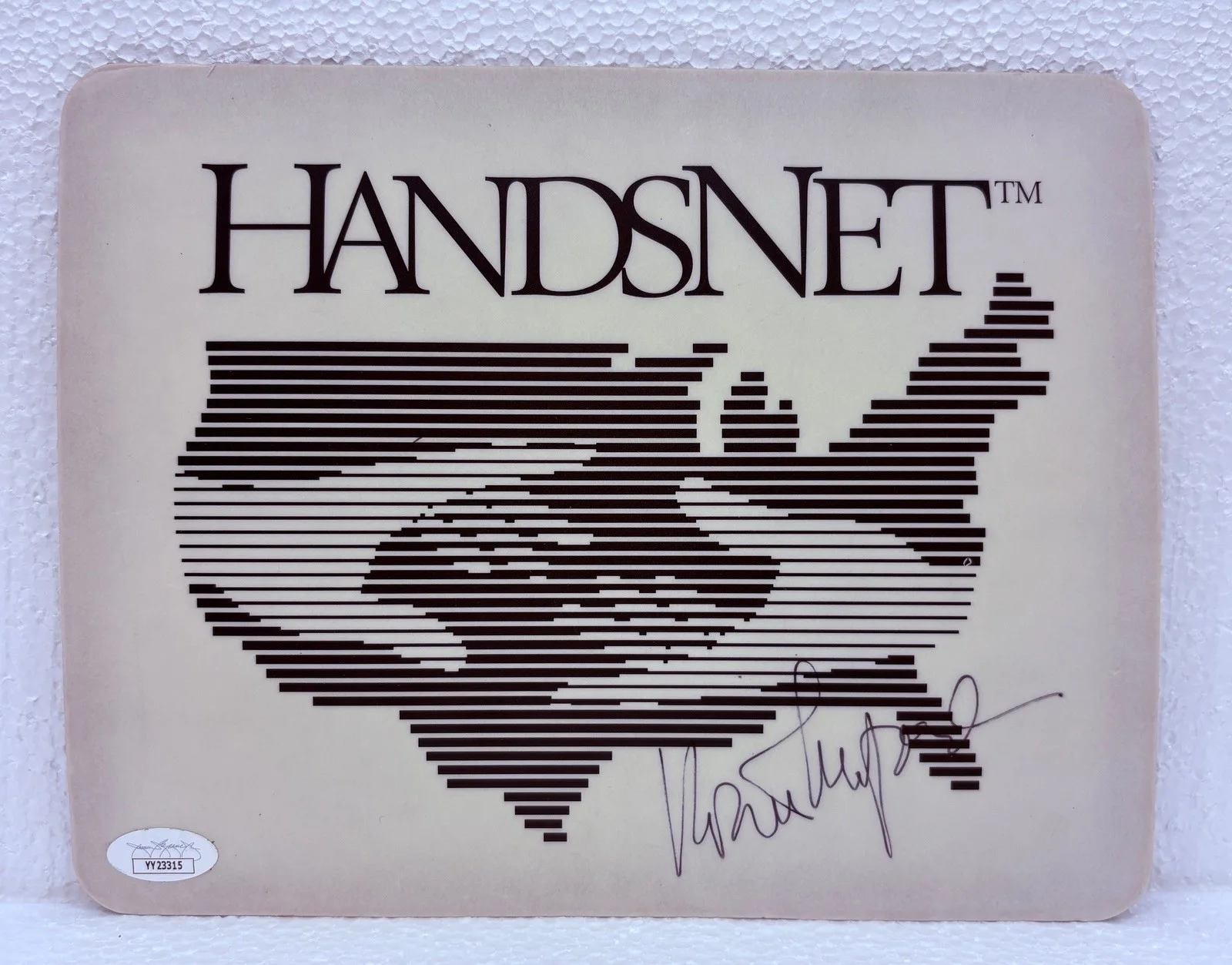 Robert Redford — Robert Redford Signed HandsNet Mouse Pad - JSA Certified Autograph Spence COA, image 2