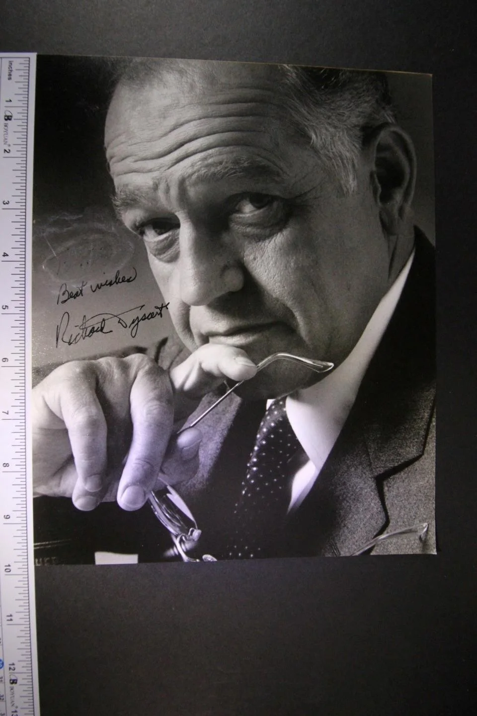 Richard Dysart — RICHARD DYSART (1929-2015) (L.A. LAW~THE THING~MASK) AUTOGRAPH PHOTO~