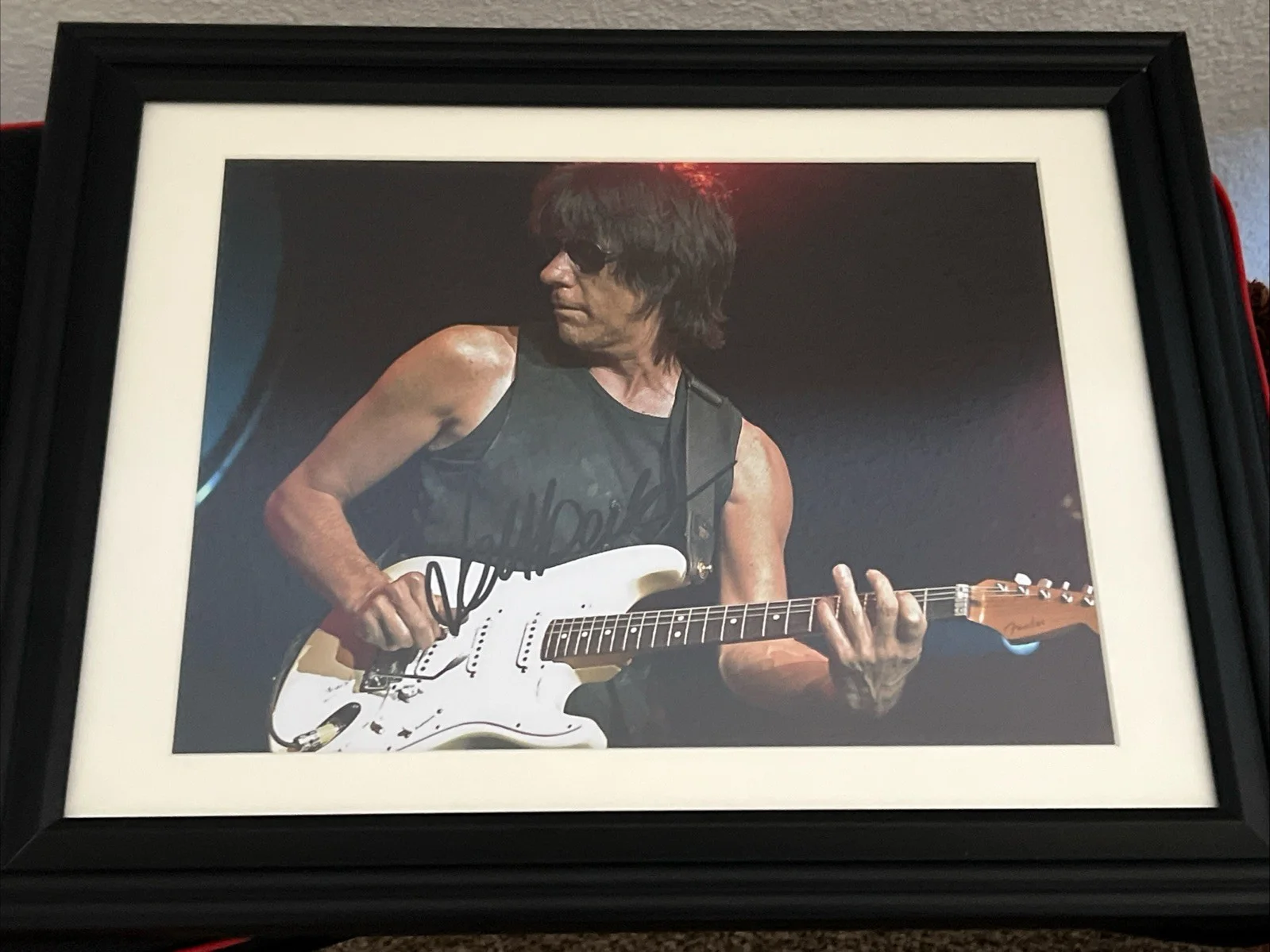 Jeff Beck Signed Autographed 8x11.5 Photo Fully Framed Rock Guitar Legend, изображение 2