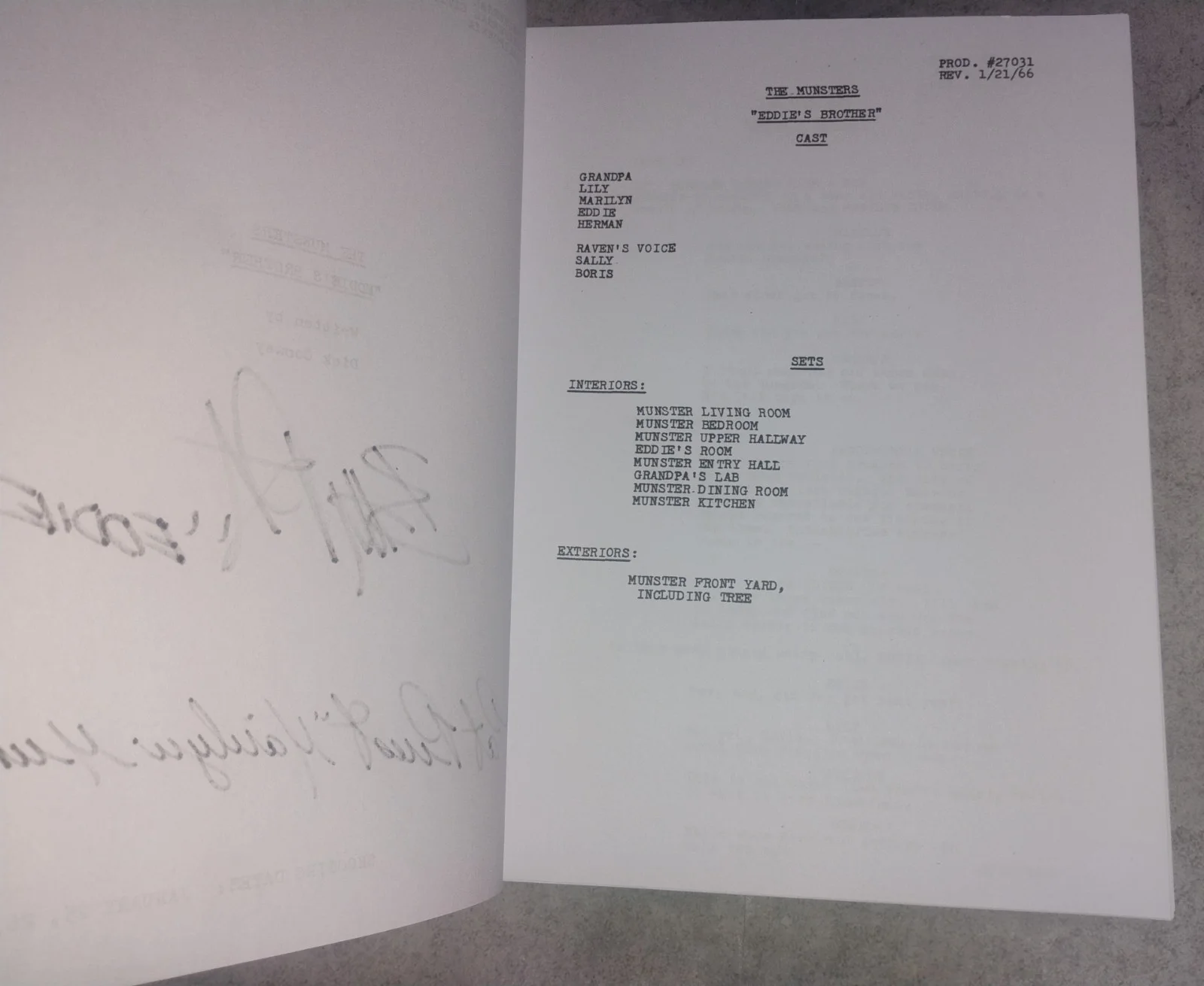 Pat Priest & Butch Patrick Hand Signed The Munsters Script COA - NO US TARIFFS, image 5