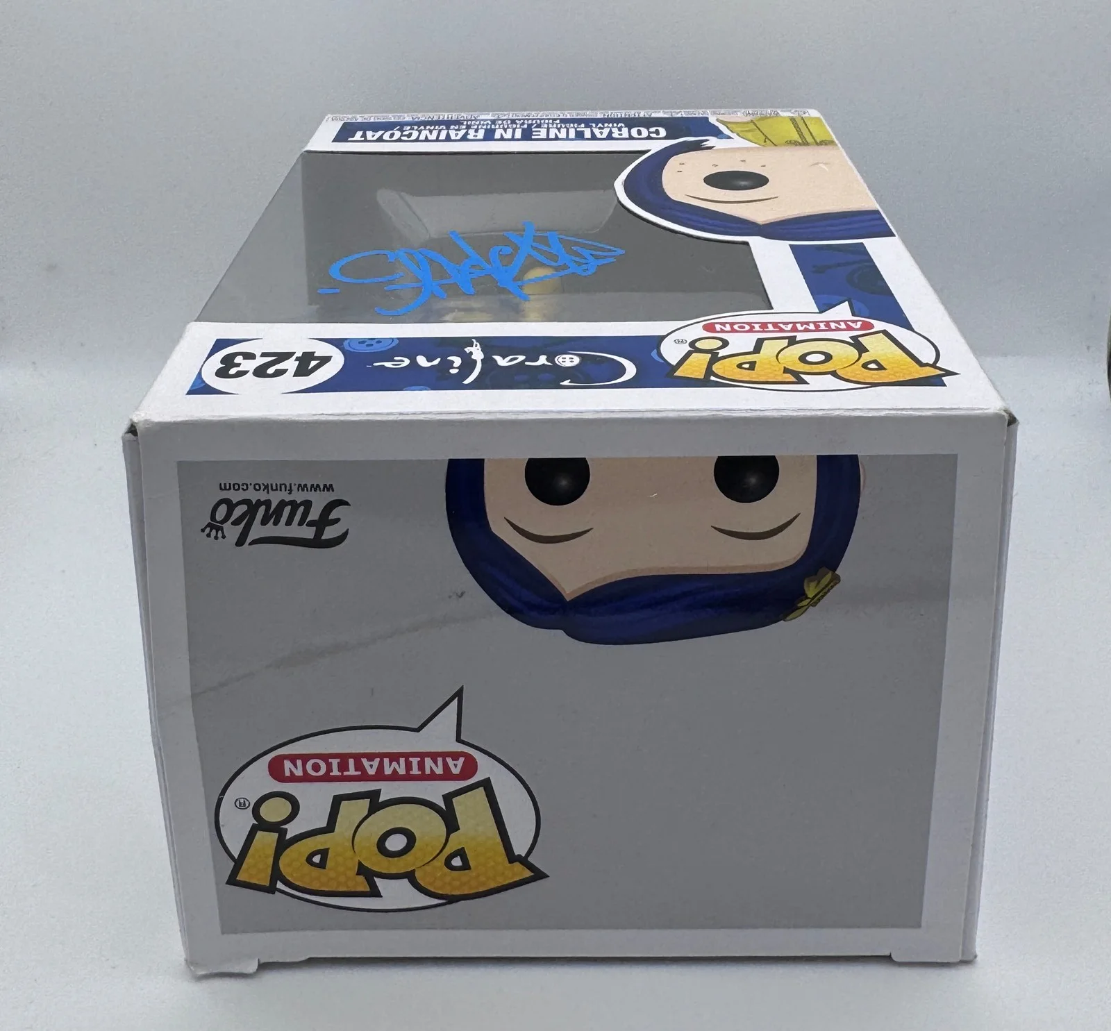 Dakota Fanning — Dakota Fanning "Coraline" AUTOGRAPH Signed 'In Raincoat' 423 Funko Pop ACOA, изображение 3