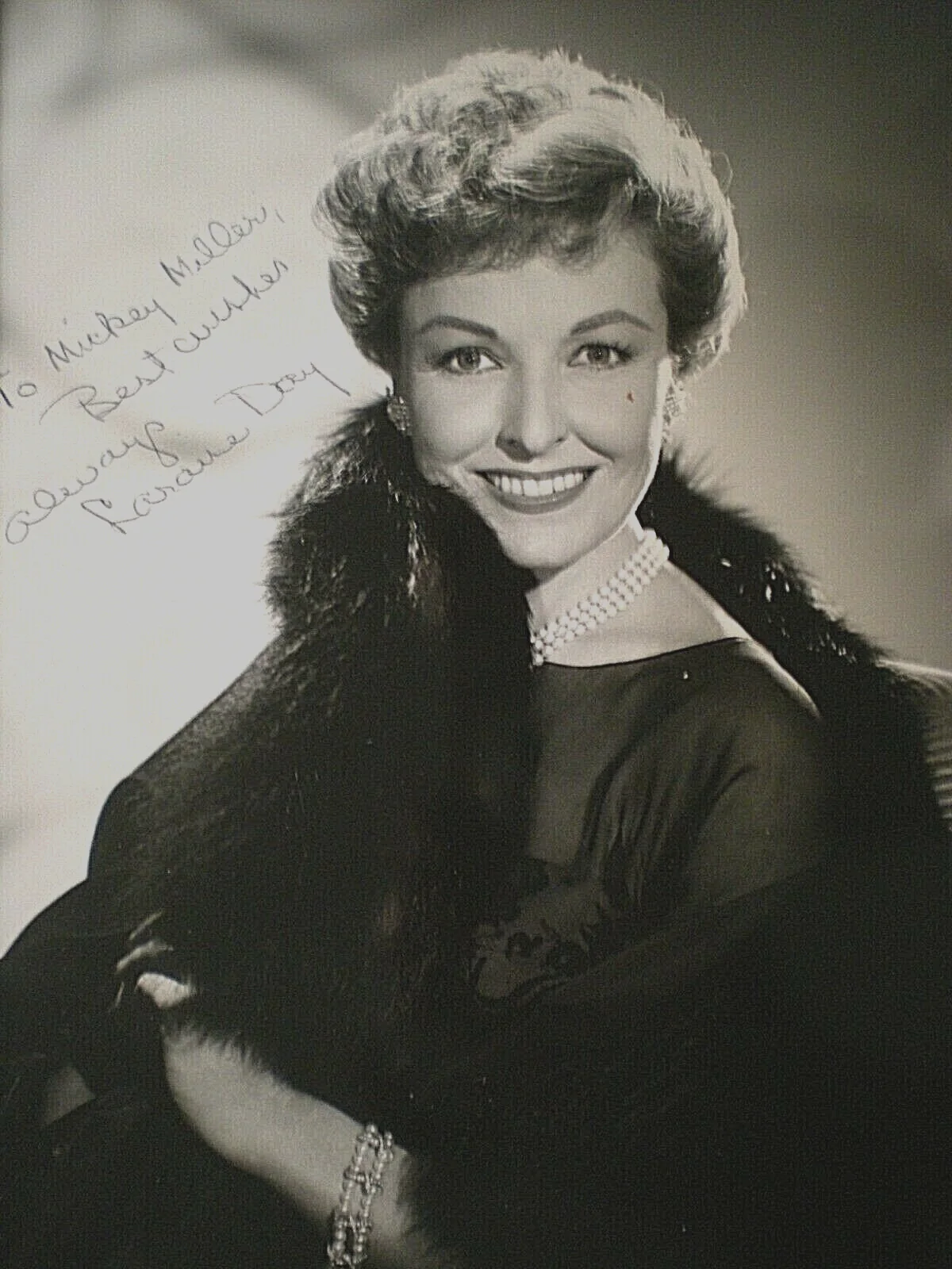 LARAINE DAY — SIGNED PHOTO LARAINE DAY -BEAUTIFUL - IN MR LUCKY - VINTAGE - DECEASED CERT BAS