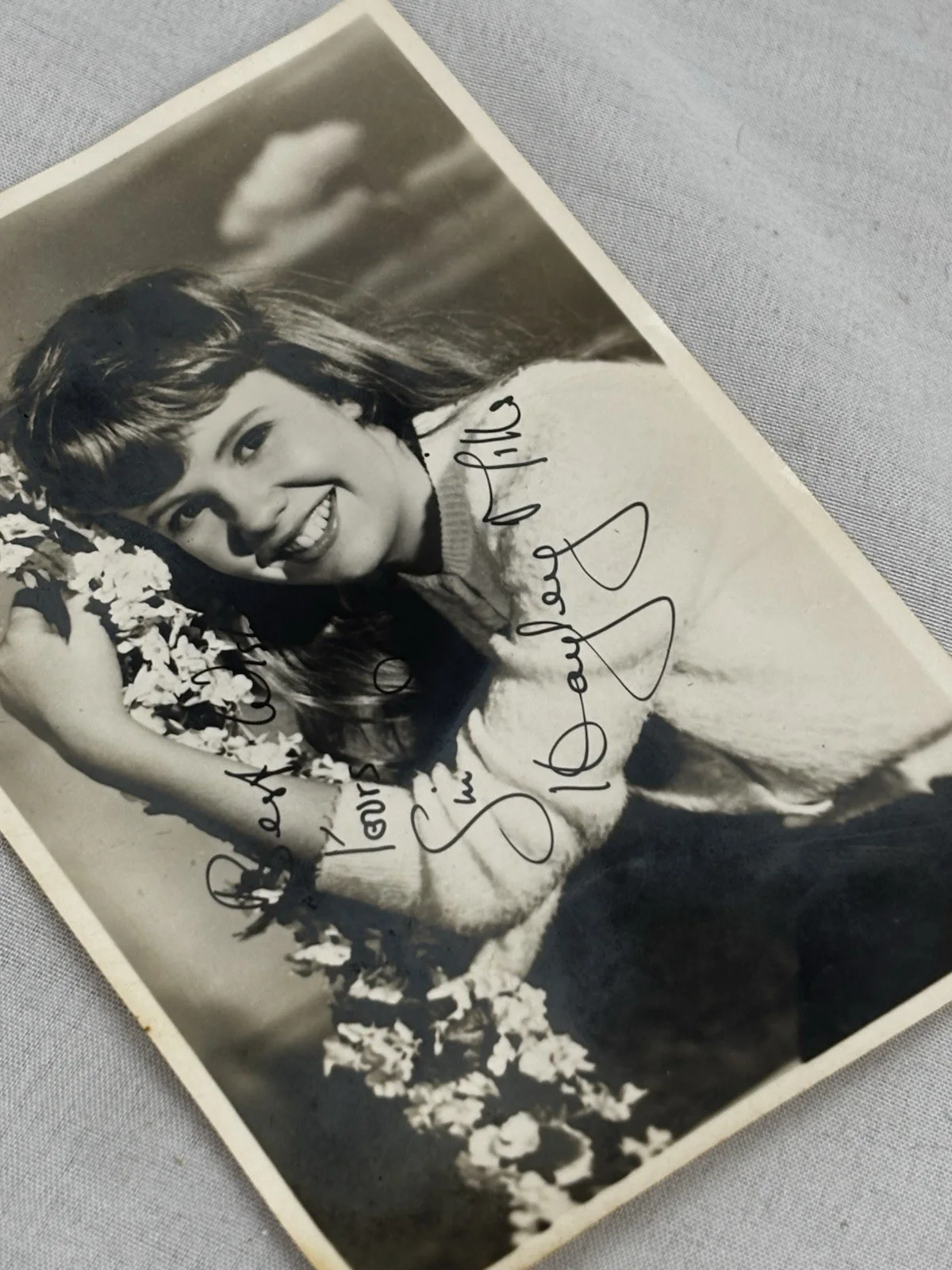 Hayley Mills — Hayley Mills Autographed Vintage B&W Publicity Photo Signed Disney Child Star