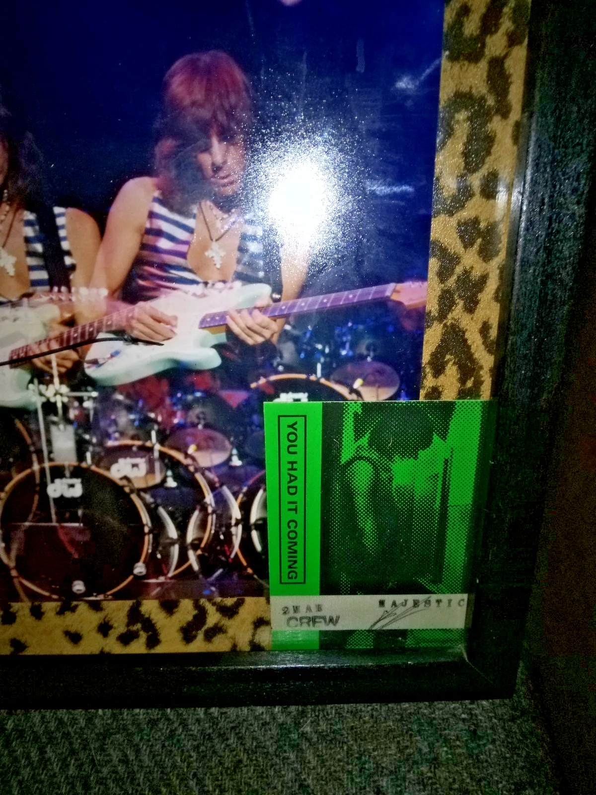 JEFF BECK SIGNED CONCERT PHOTO WITH BACK STAGE PASS FRAMED 11X15, изображение 4